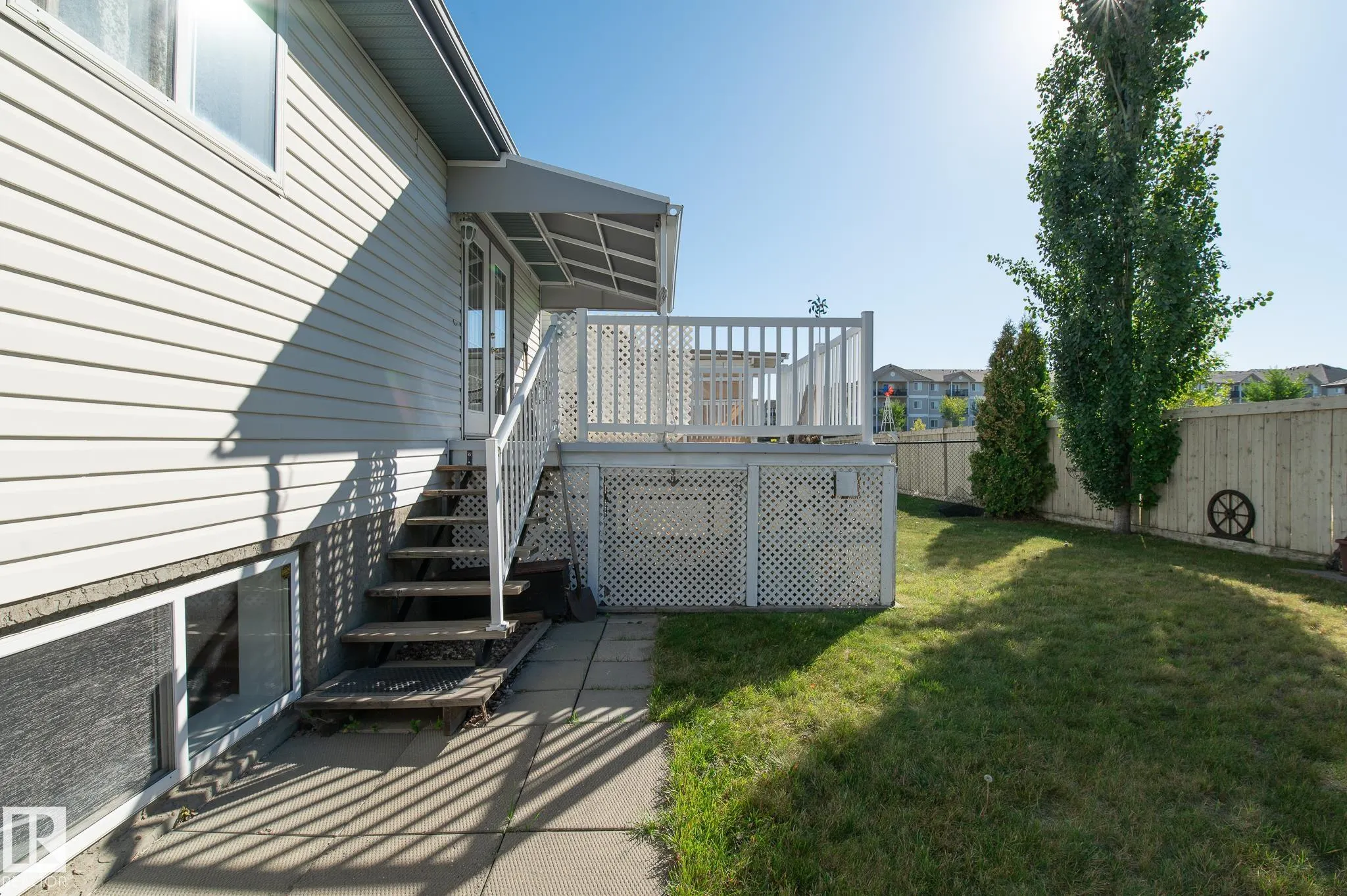 5 LANGLEY Crescent
