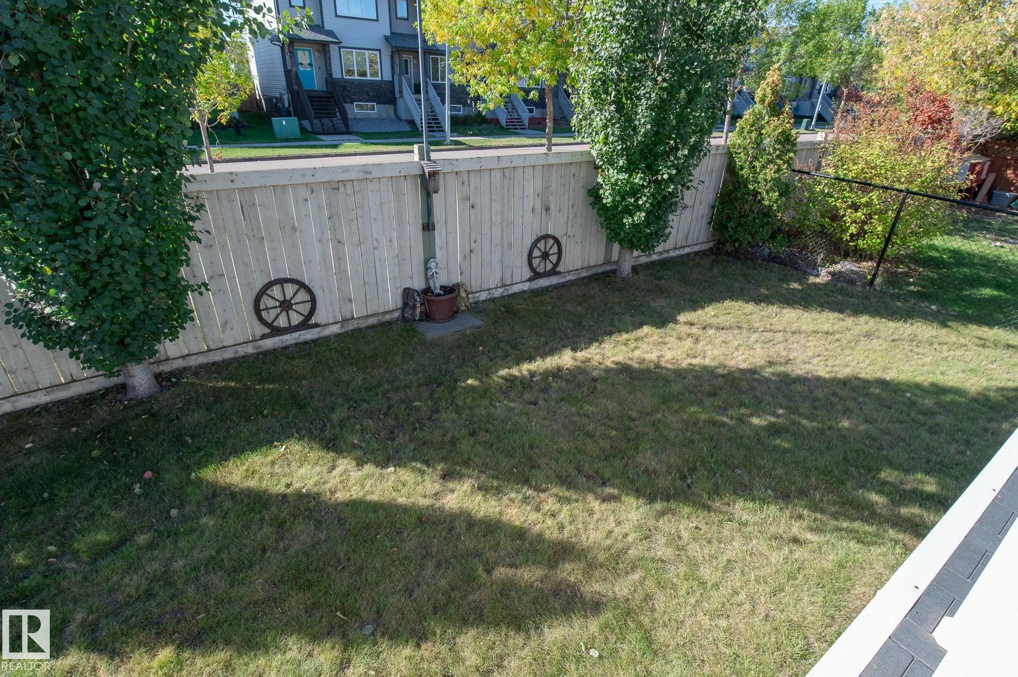 5 LANGLEY Crescent