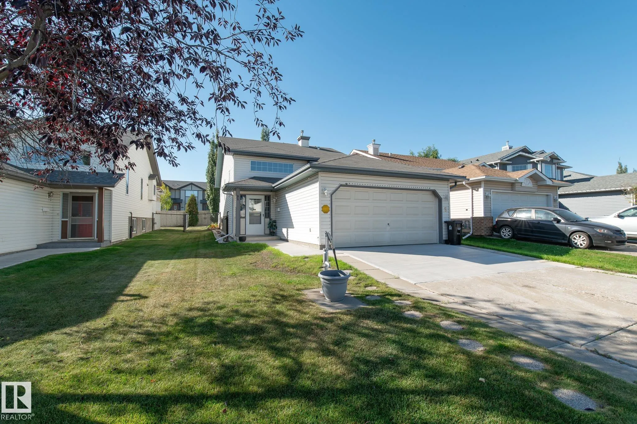 5 LANGLEY Crescent