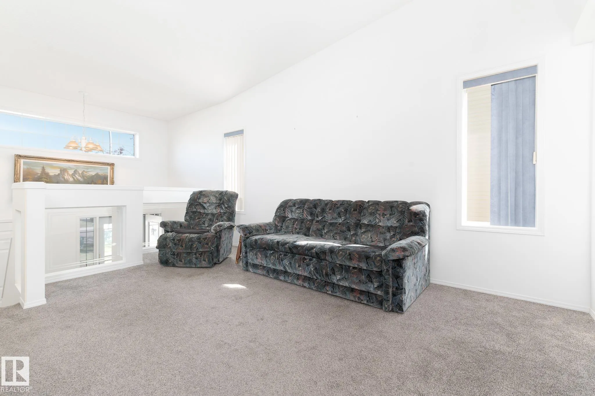 5 LANGLEY Crescent