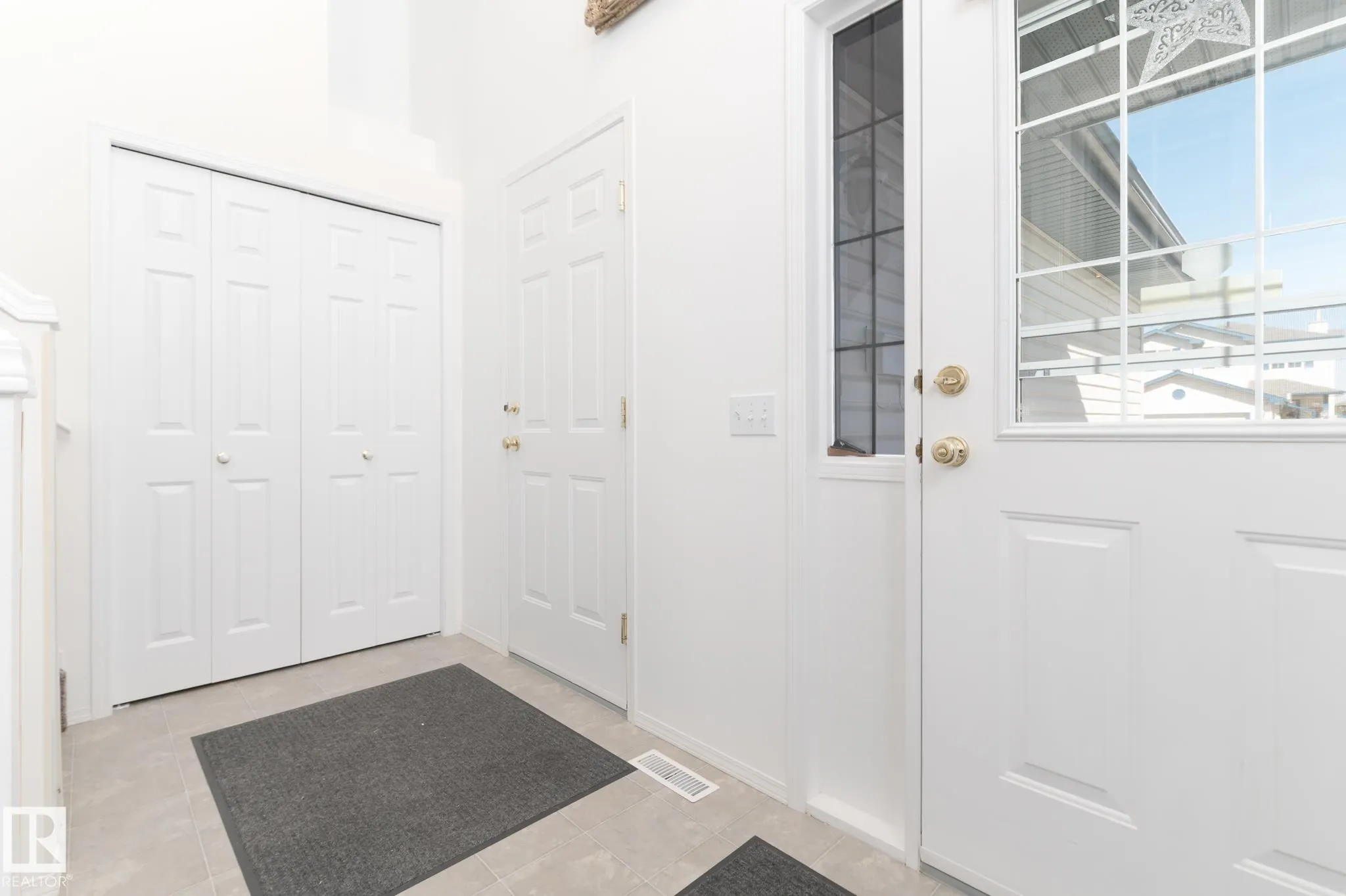 5 LANGLEY Crescent
