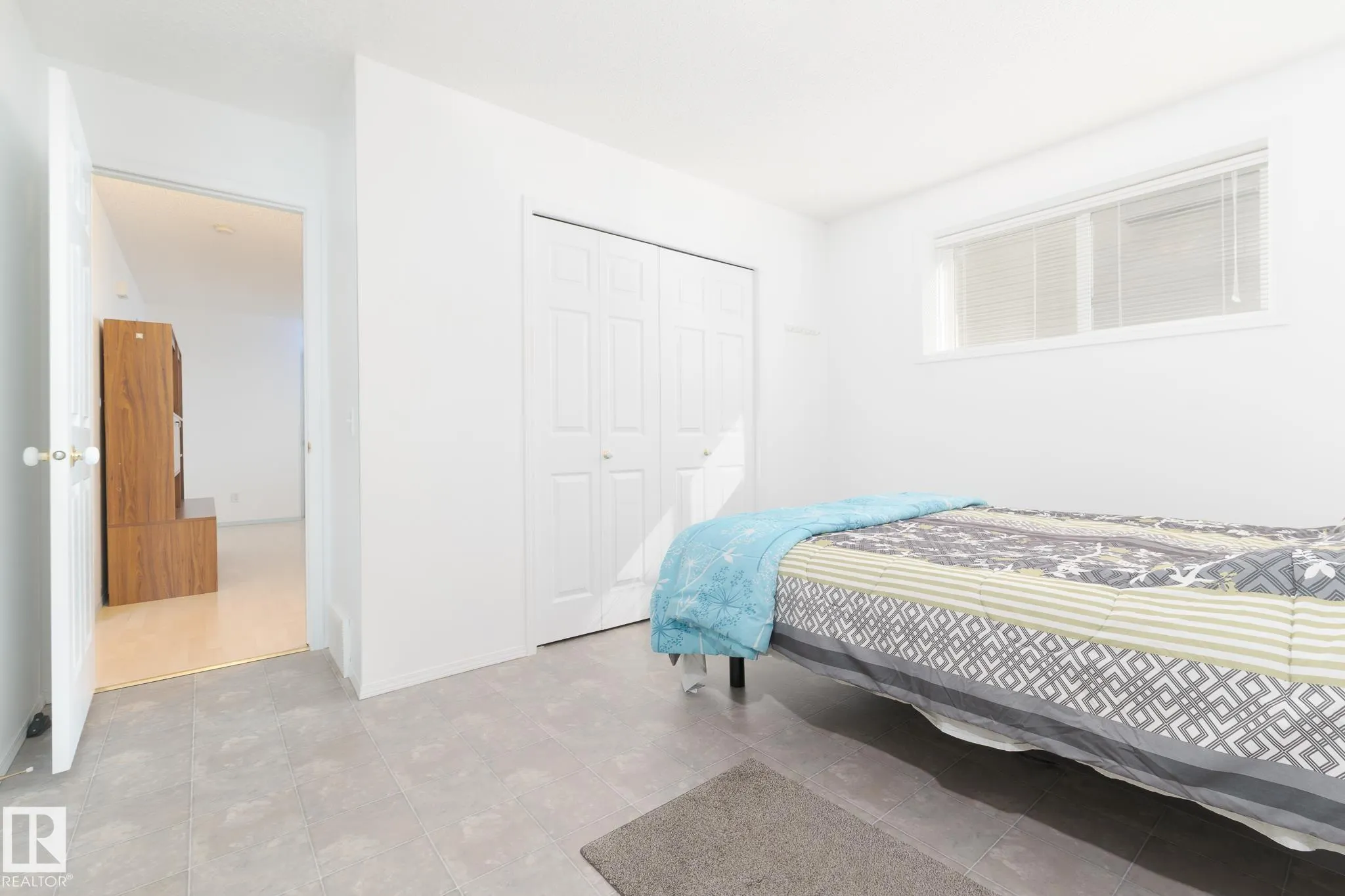 5 LANGLEY Crescent