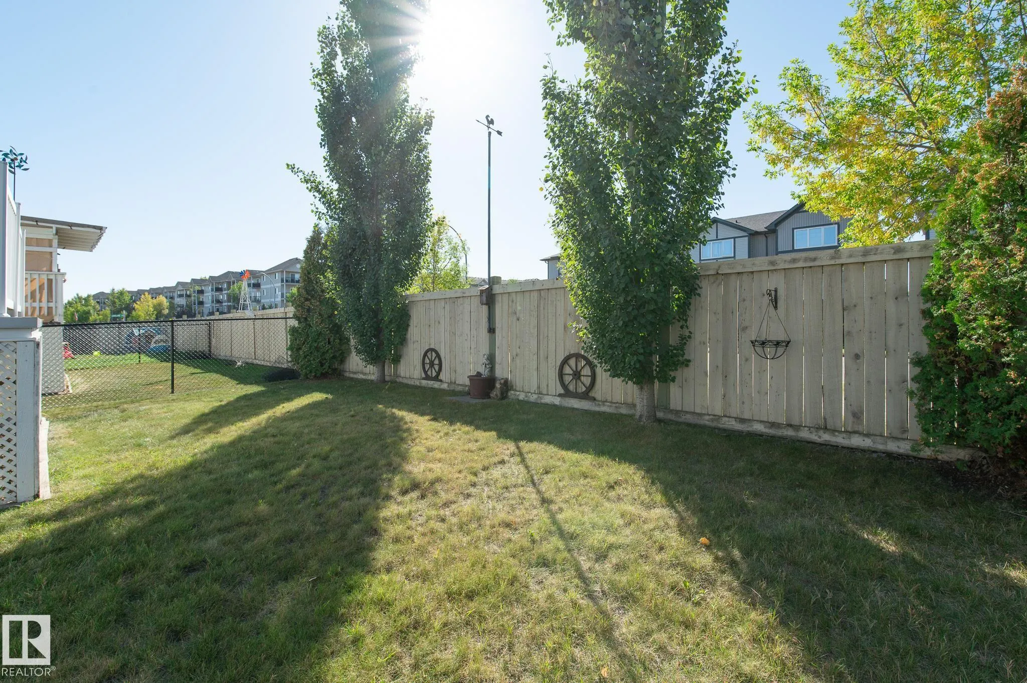 5 LANGLEY Crescent