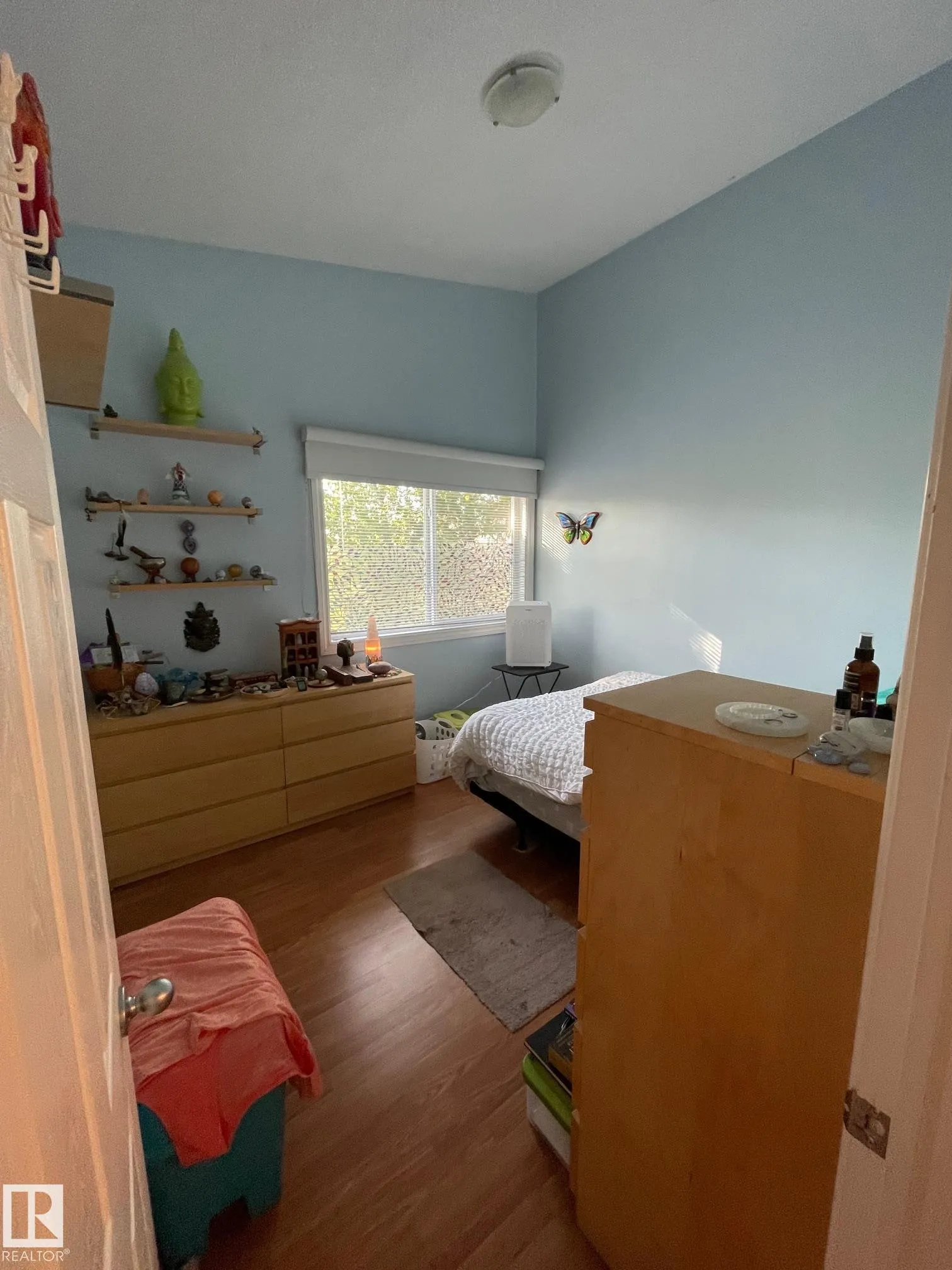 #8 4625 50A Street