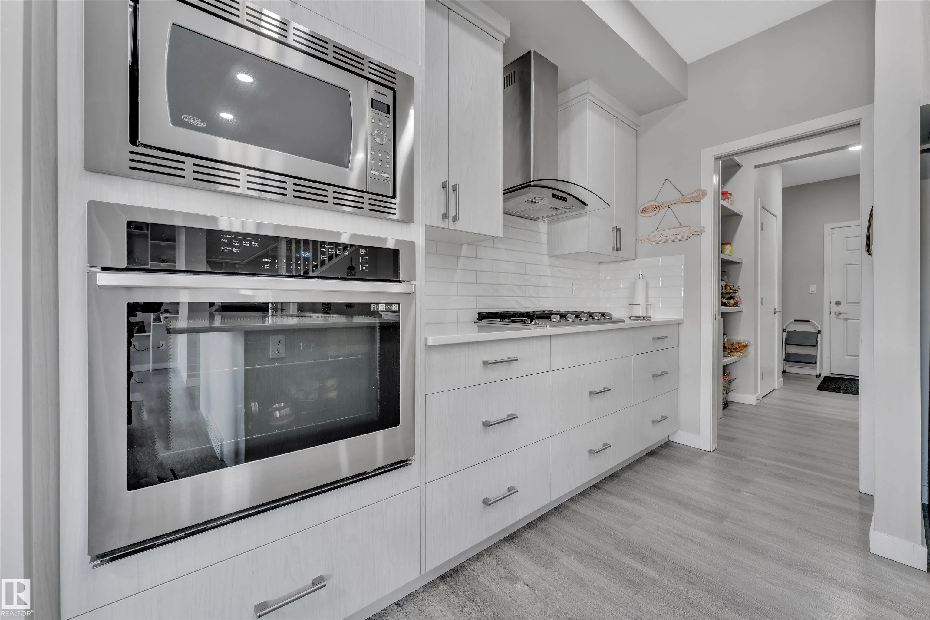 4339 HAWTHORN Landing