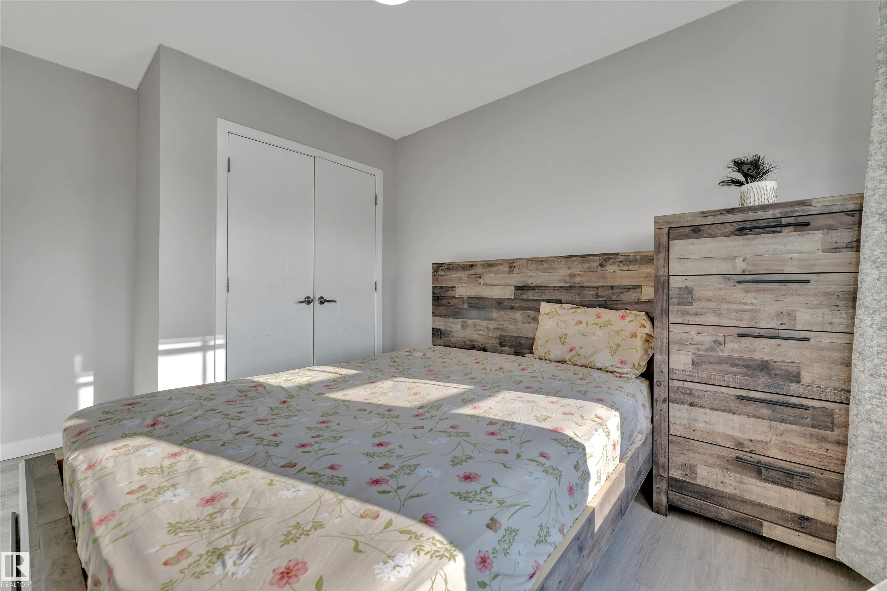 4339 HAWTHORN Landing