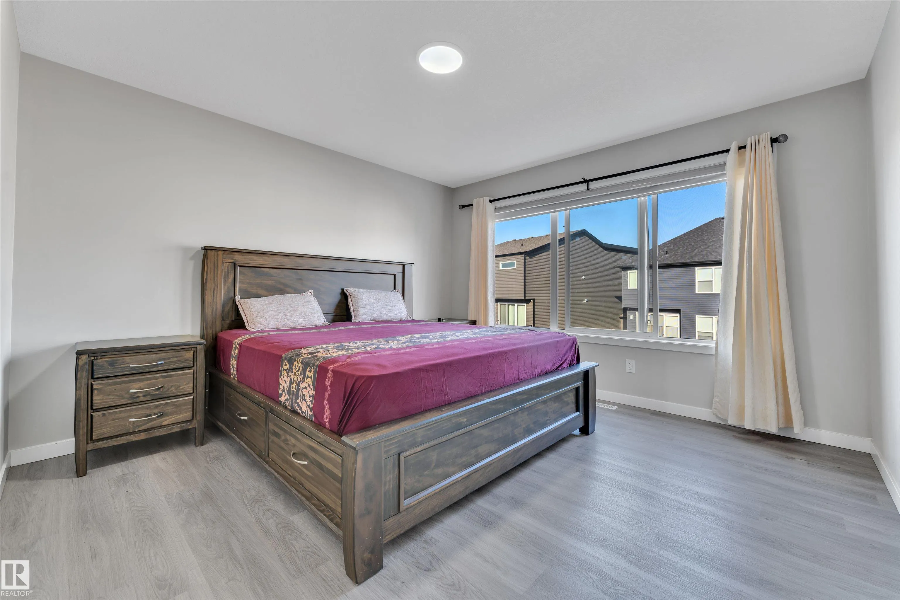 4339 HAWTHORN Landing