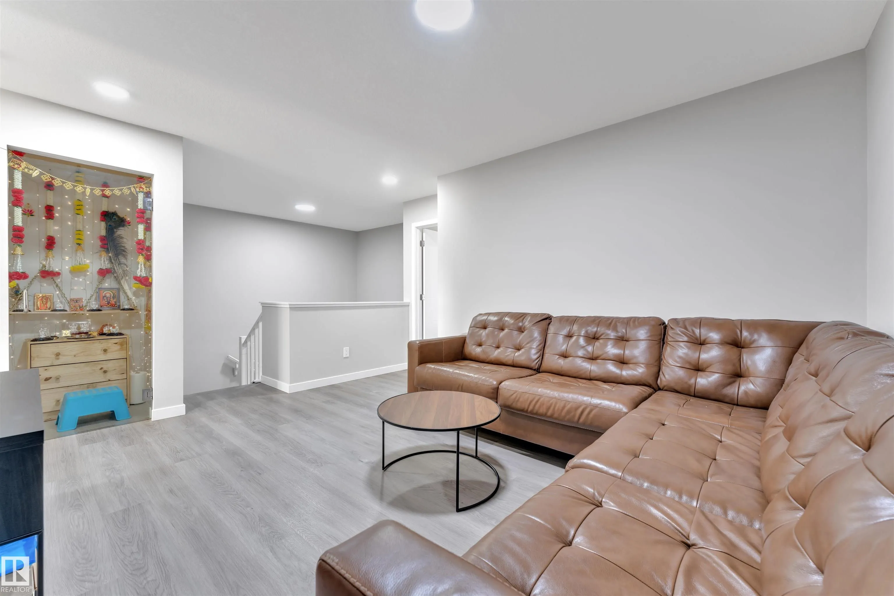 4339 HAWTHORN Landing