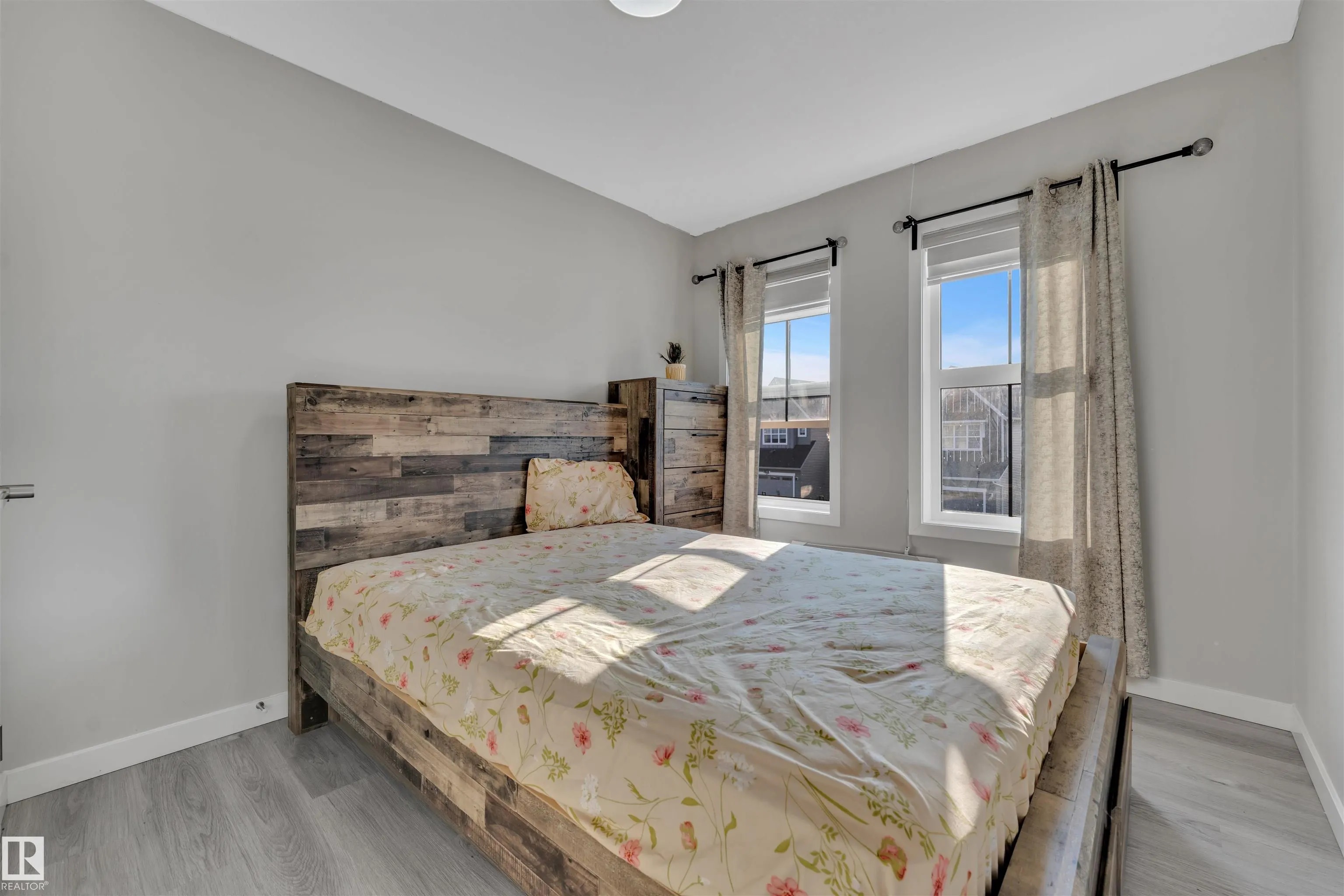 4339 HAWTHORN Landing