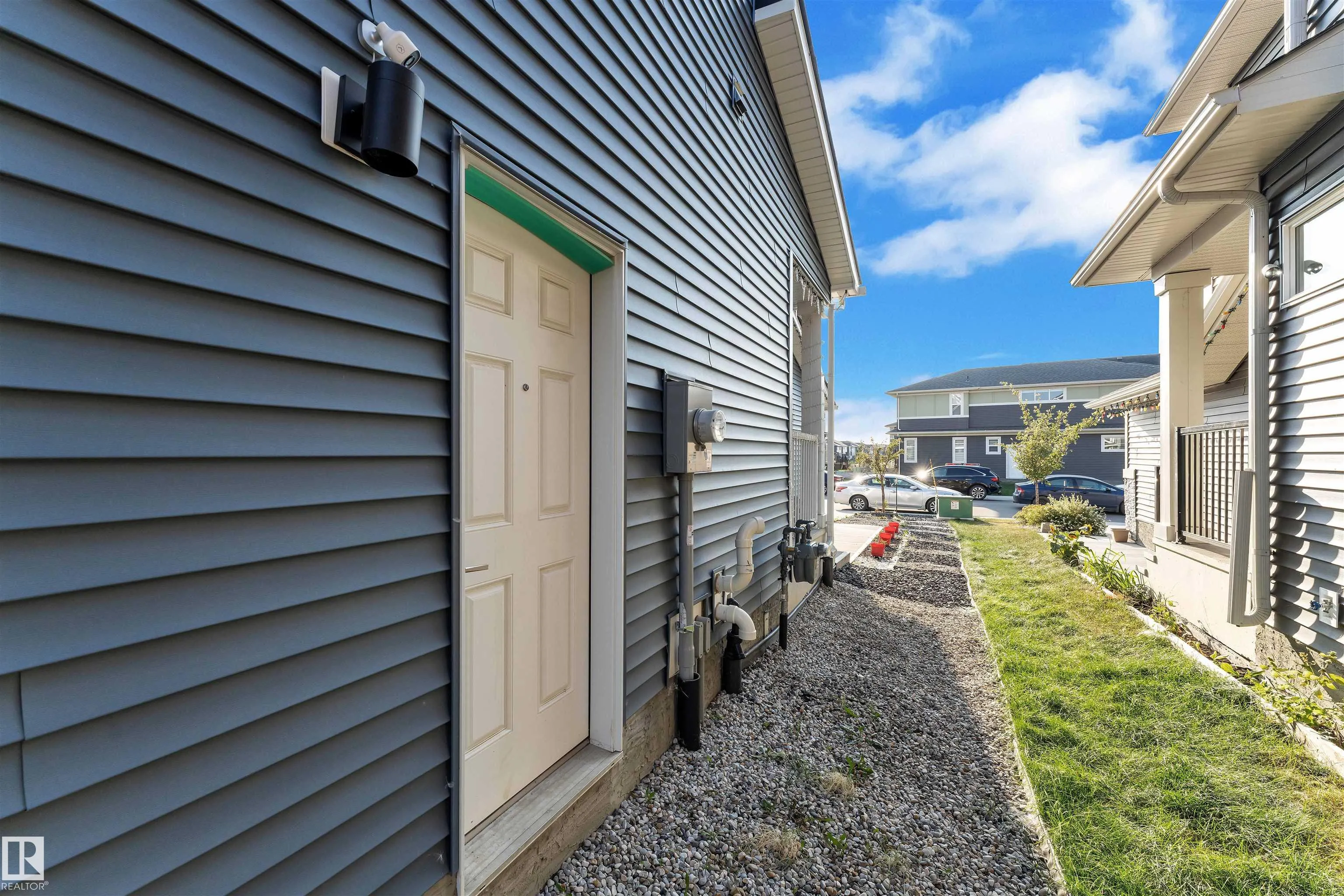 4339 HAWTHORN Landing