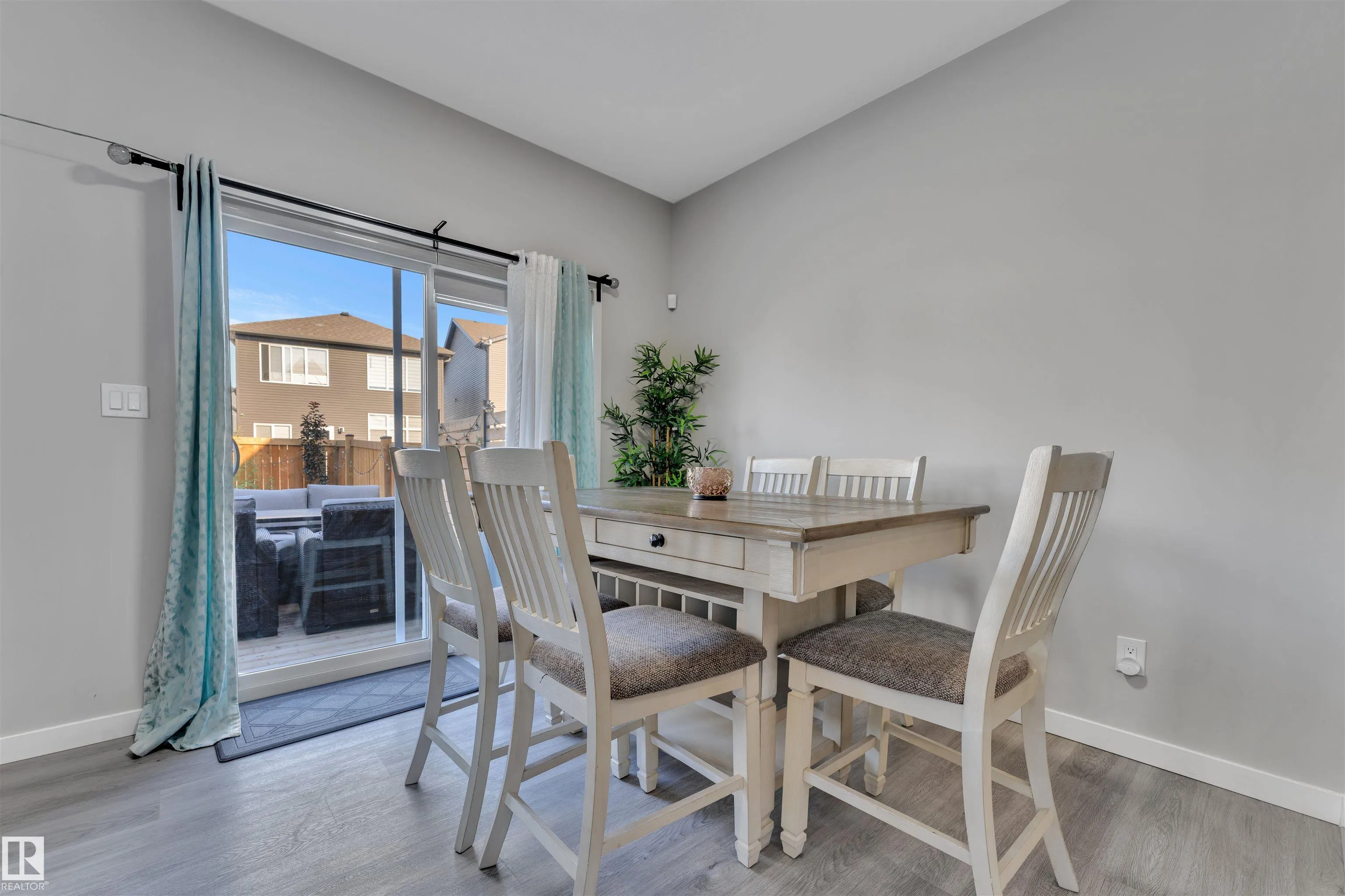 4339 HAWTHORN Landing