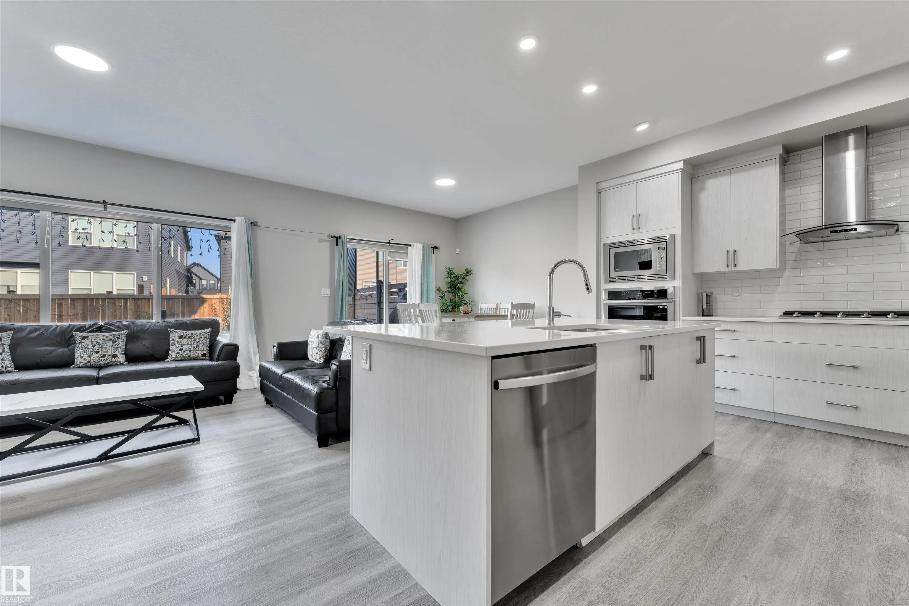 4339 HAWTHORN Landing