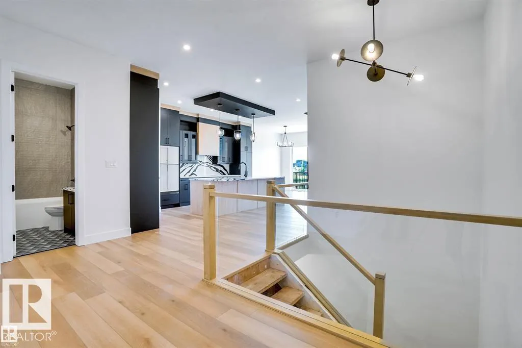 27 ROSEWOOD Way