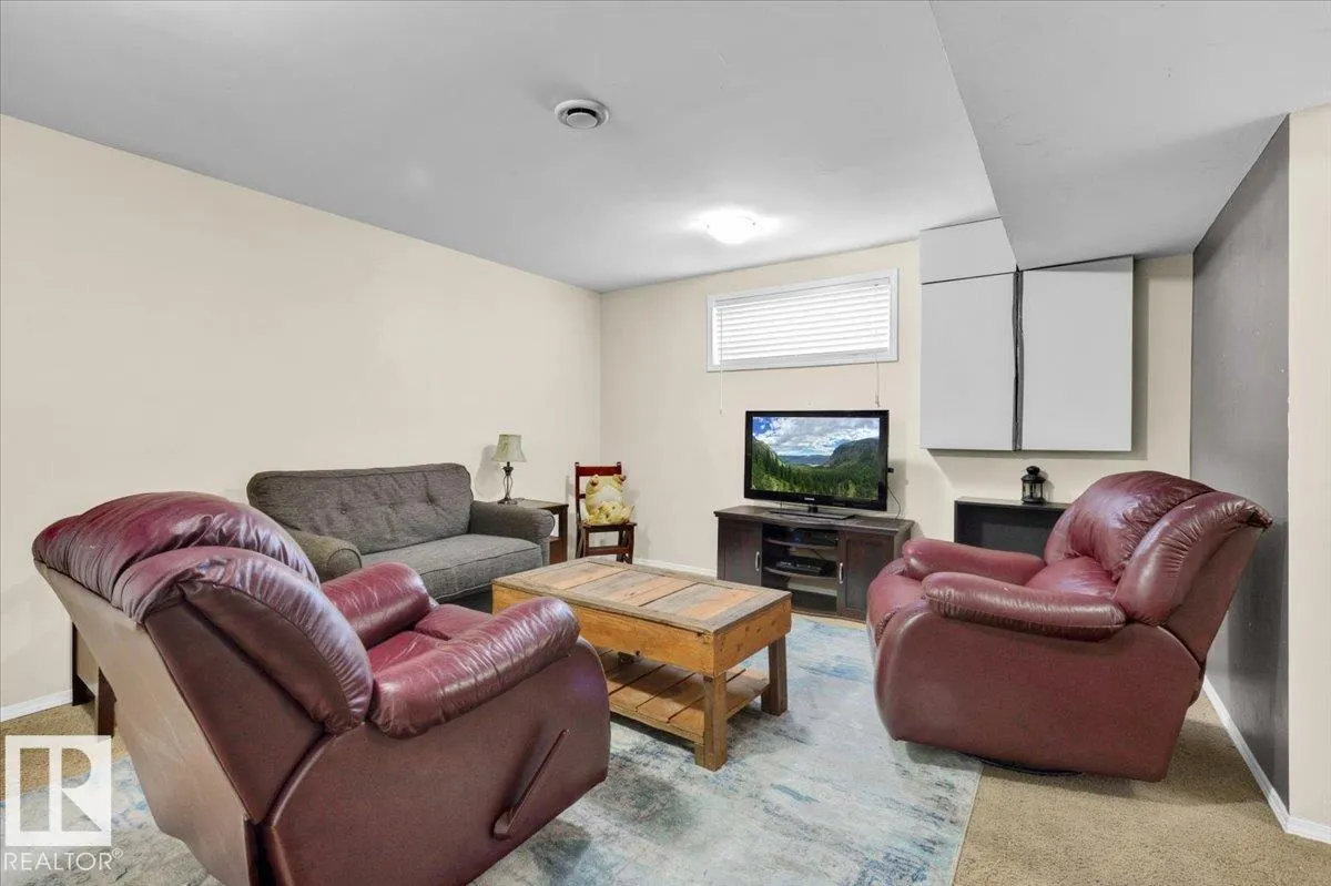 16 Noah Close