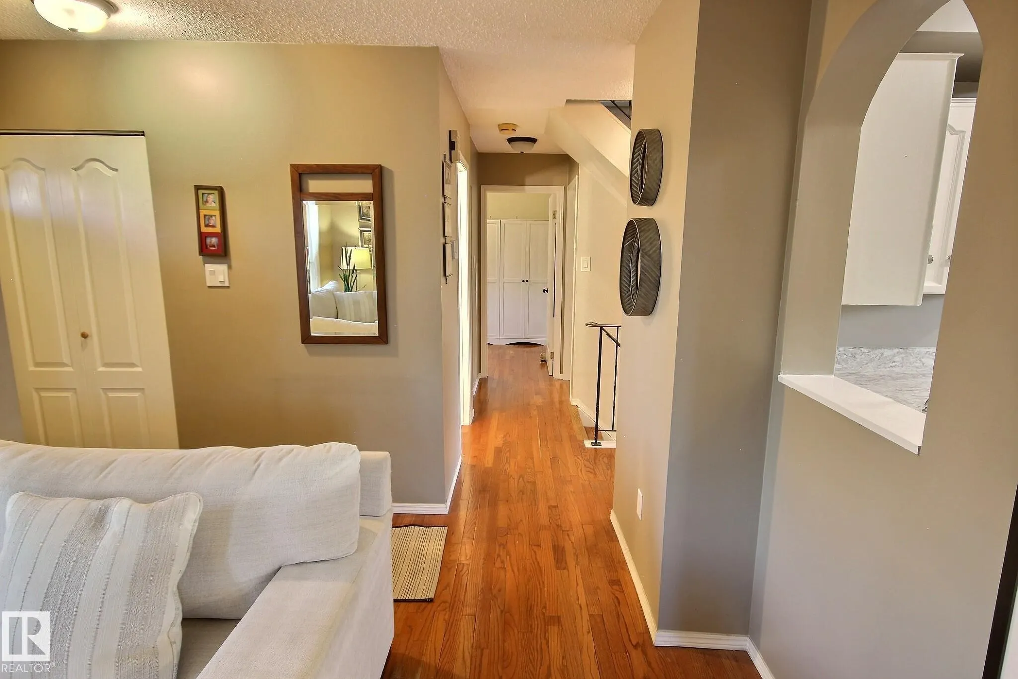 121 WILLIAM HUSTLER Crescent