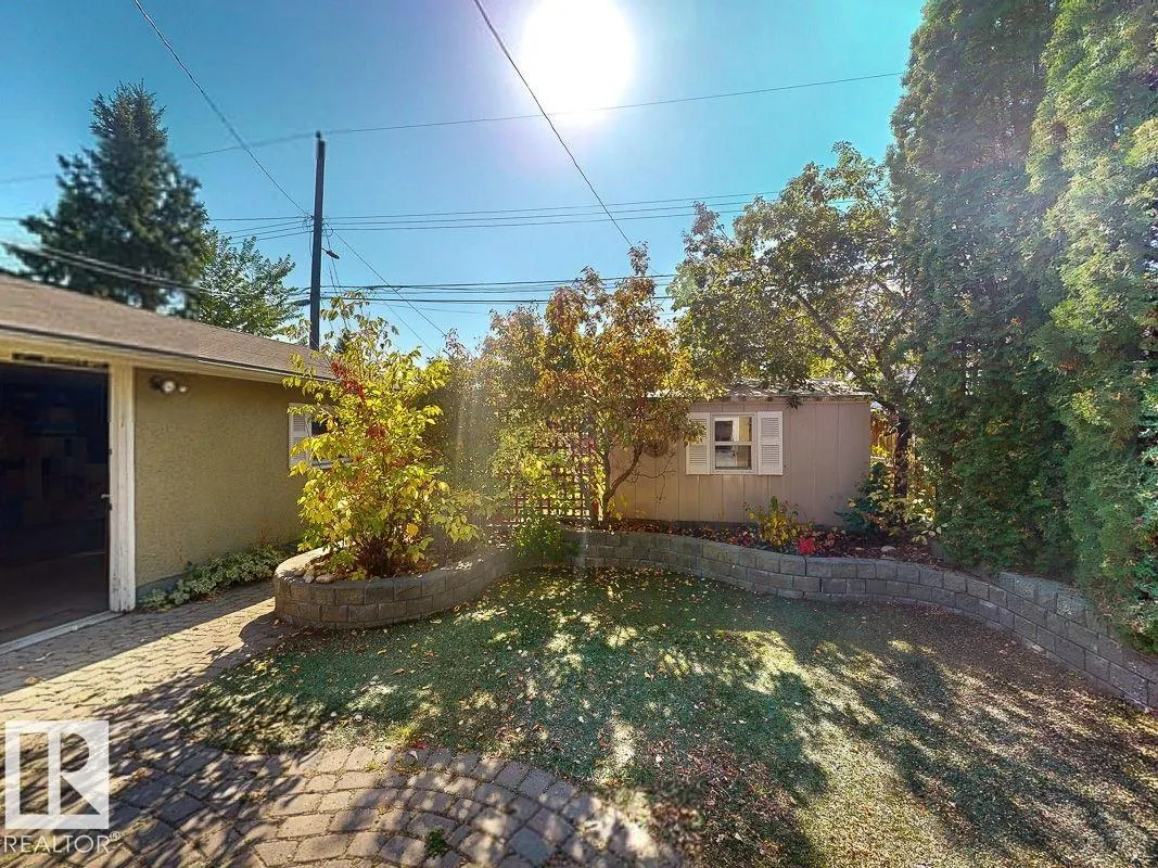 16027 92 Avenue