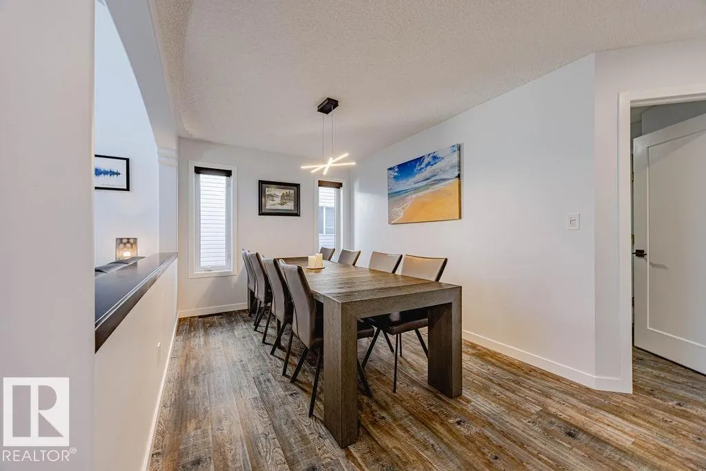 609 MEADOWVIEW Crescent