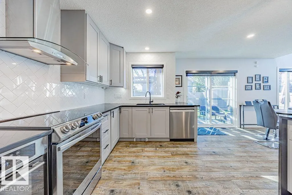 609 MEADOWVIEW Crescent