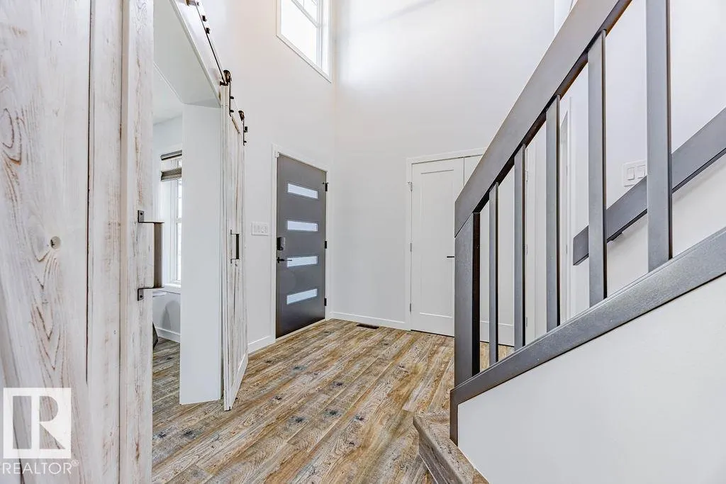 609 MEADOWVIEW Crescent