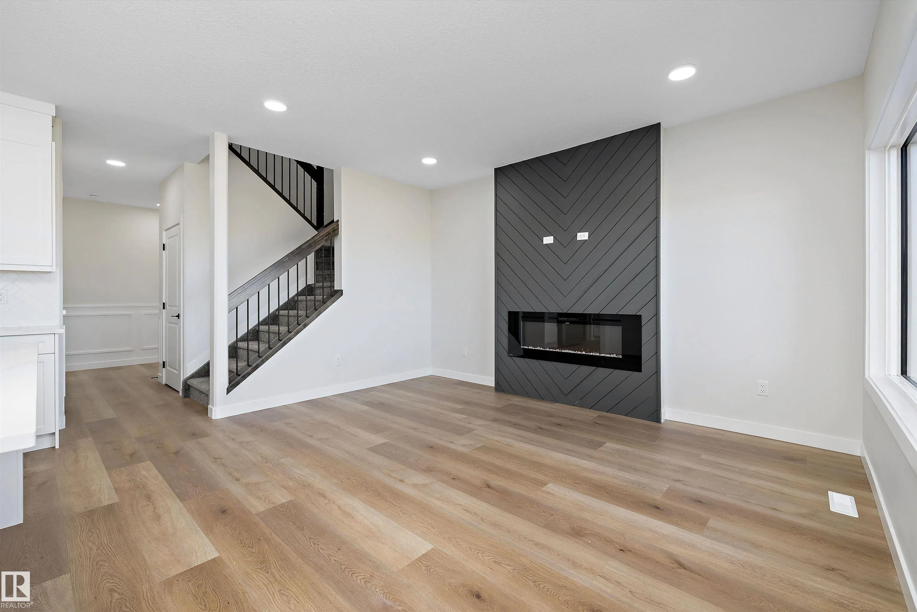 22 Chartres Close