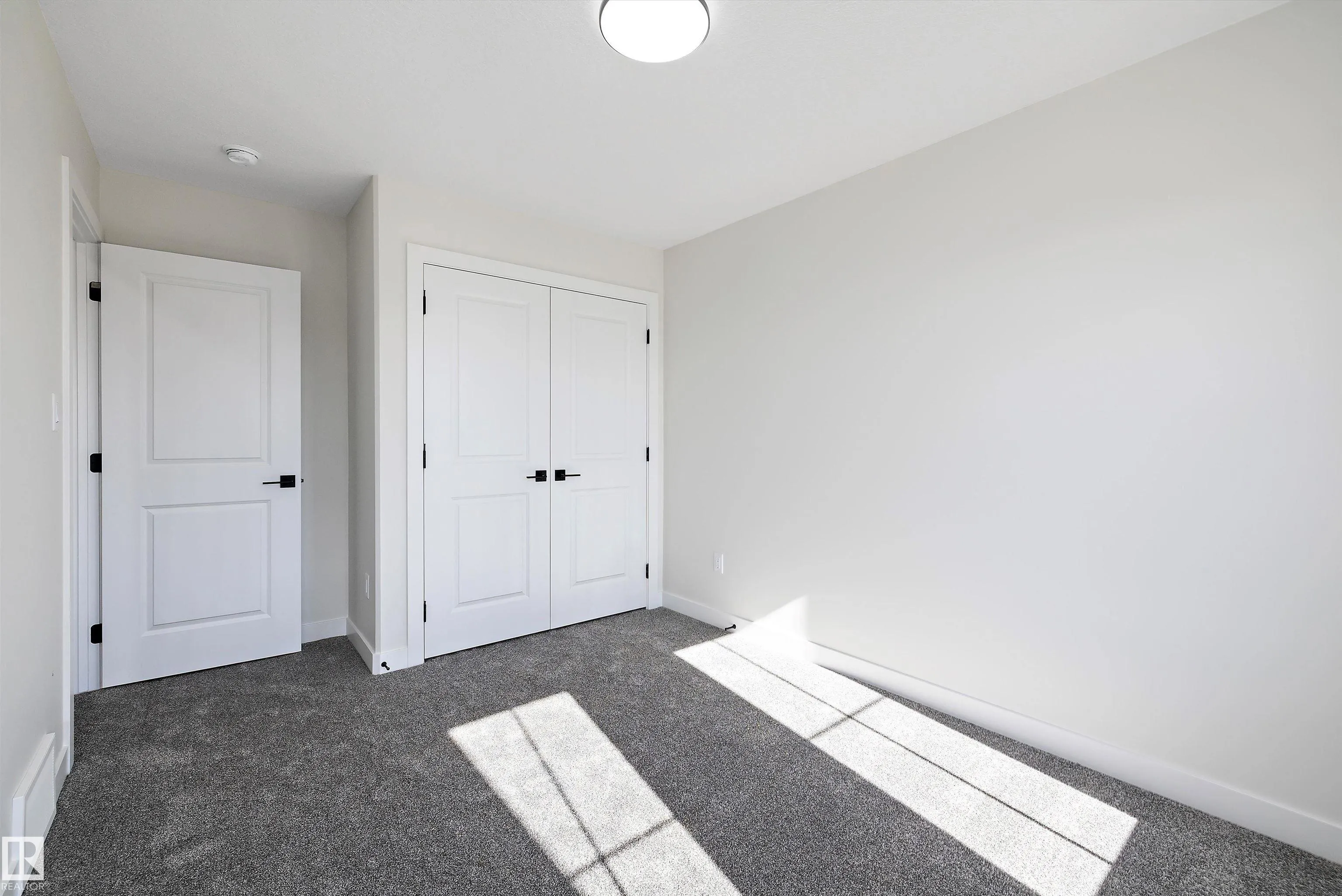 22 Chartres Close