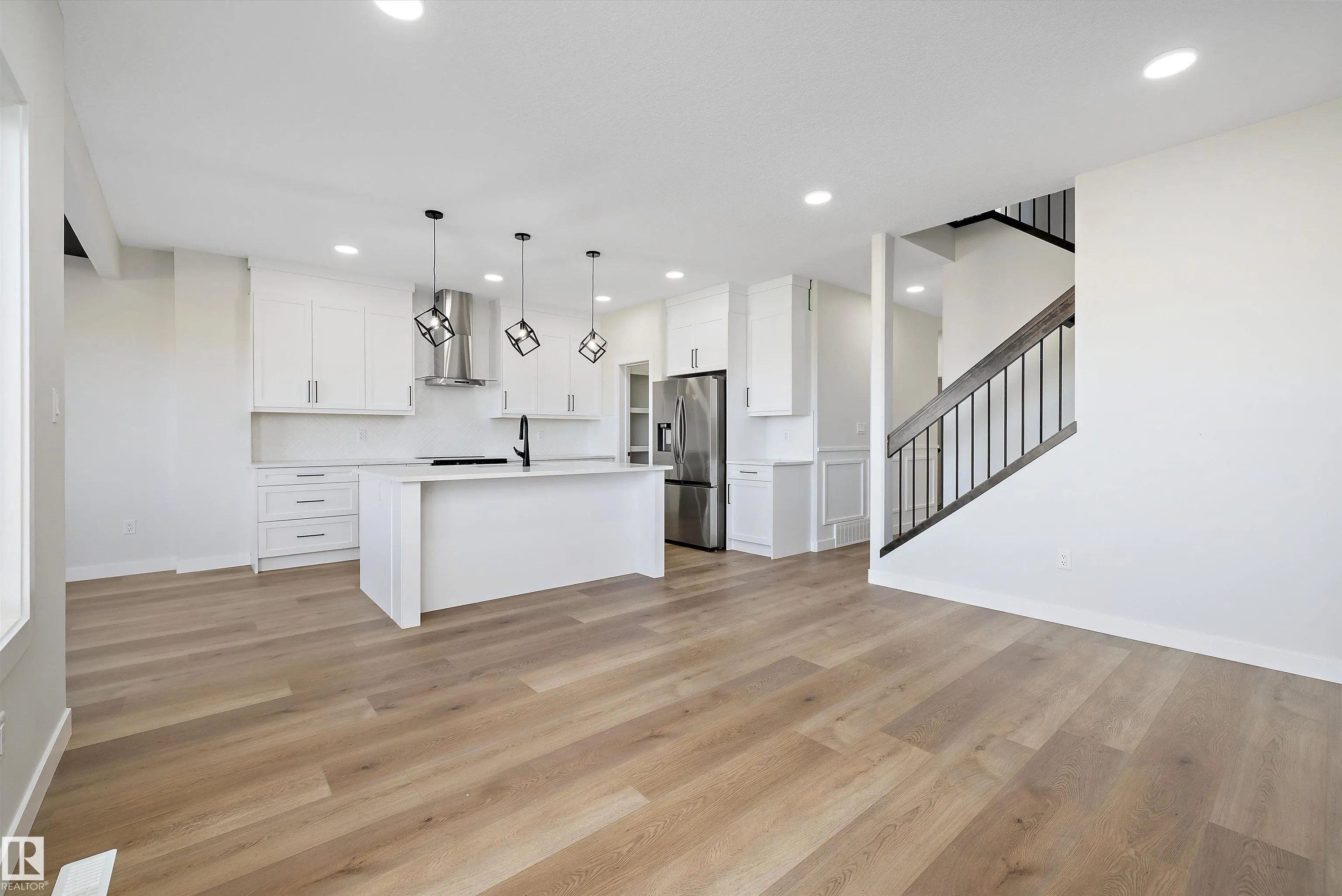 22 Chartres Close