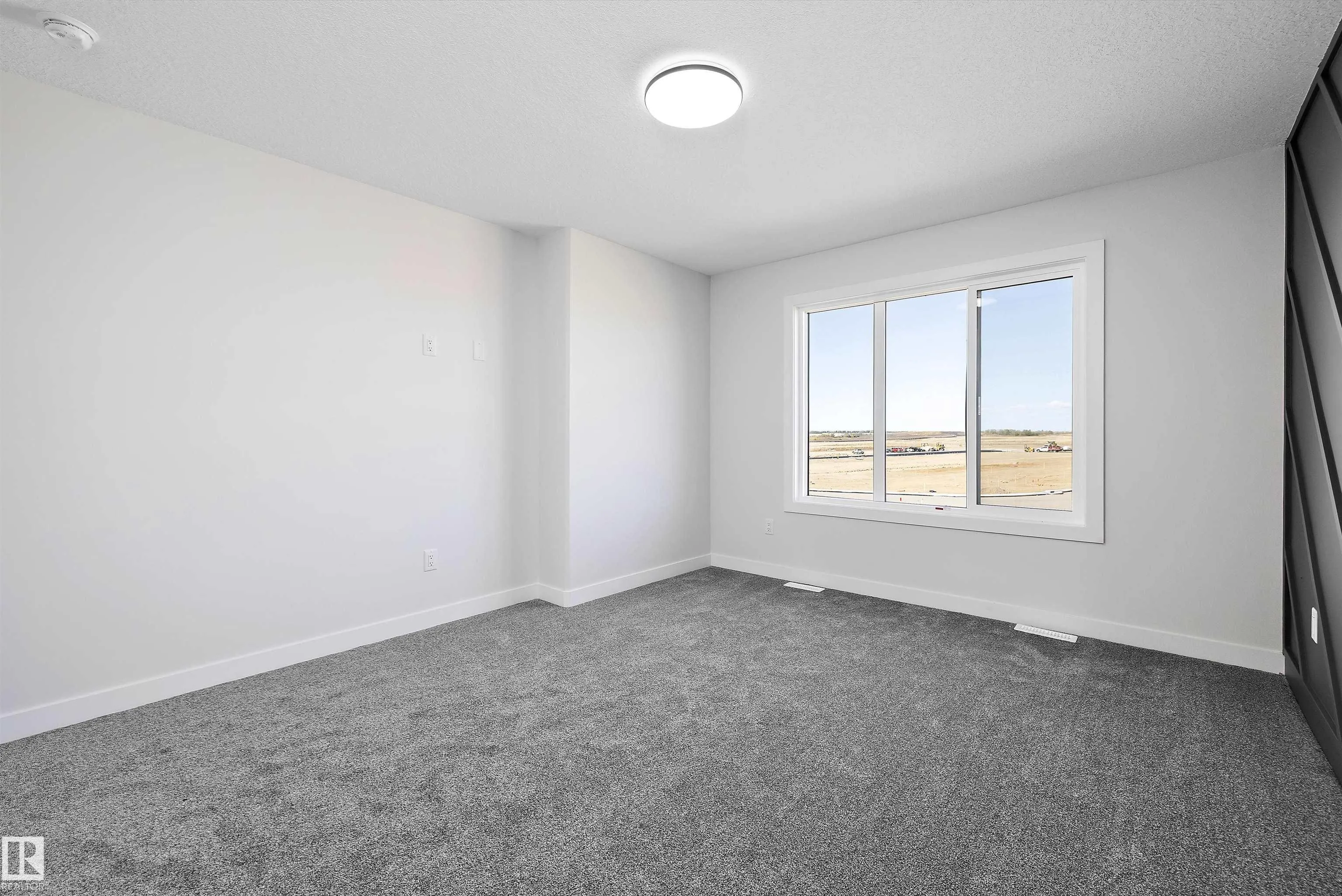 22 Chartres Close