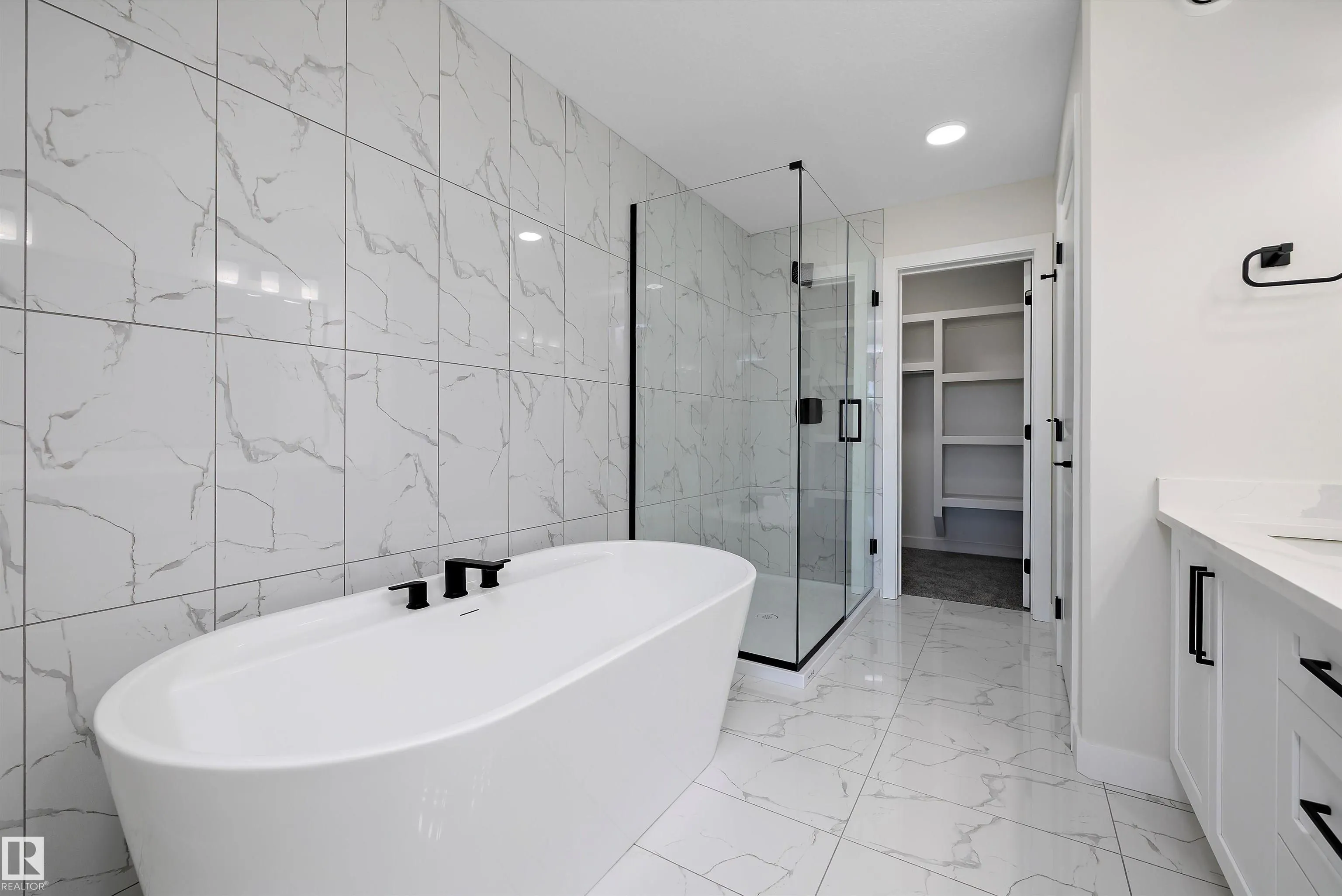 22 Chartres Close