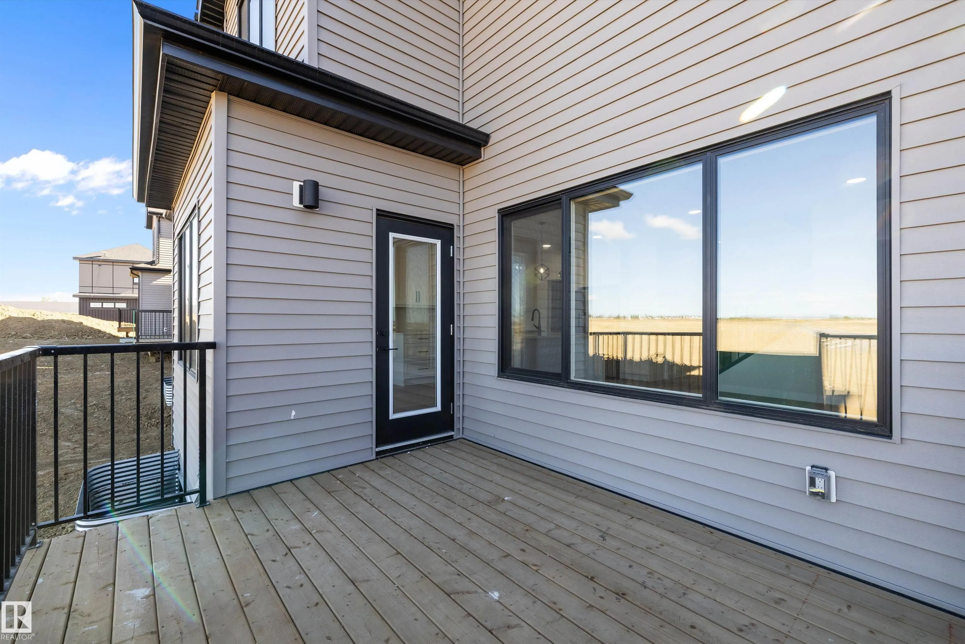 22 Chartres Close