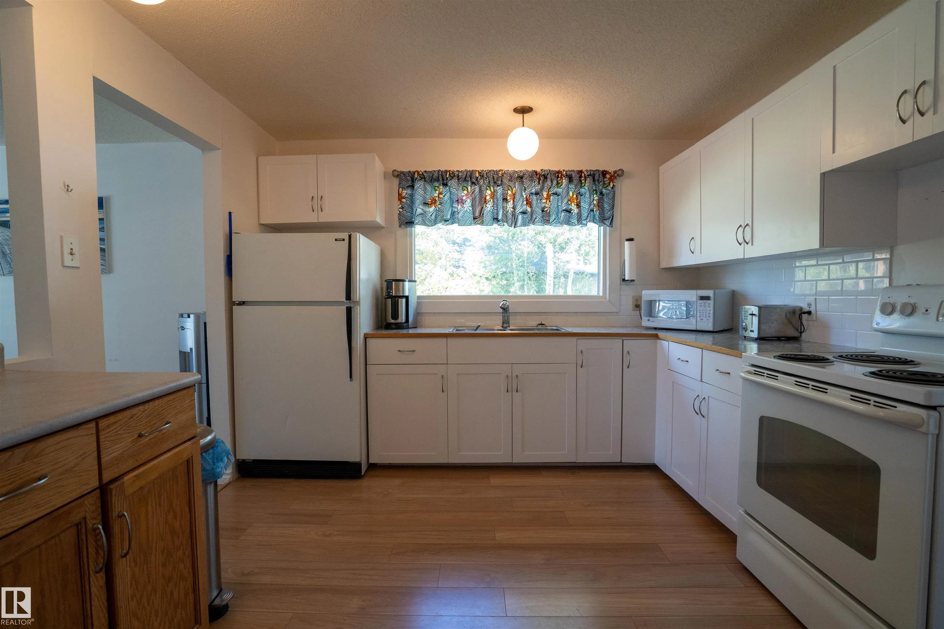 514 & 515 LAKESIDE Drive