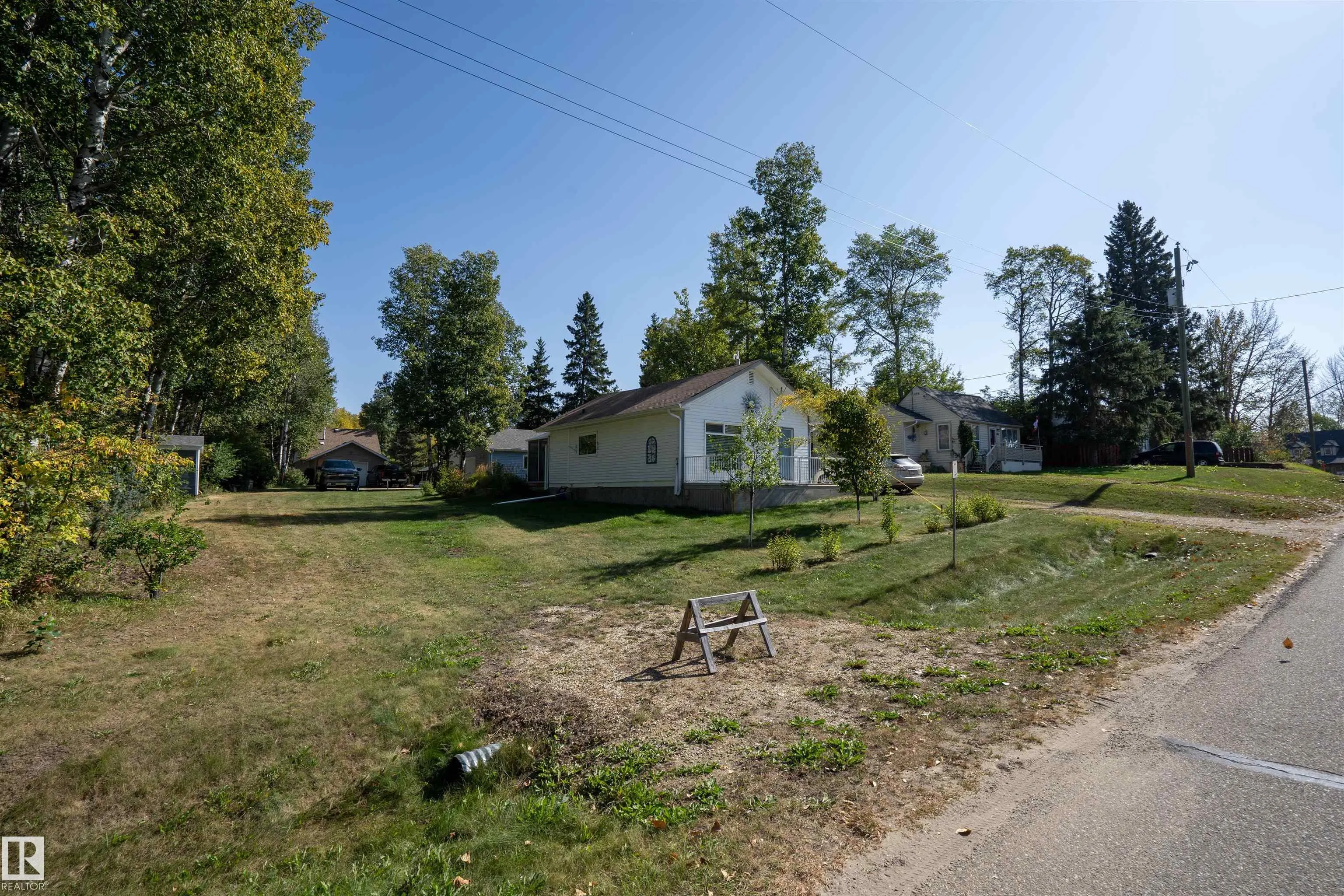 514 & 515 LAKESIDE Drive