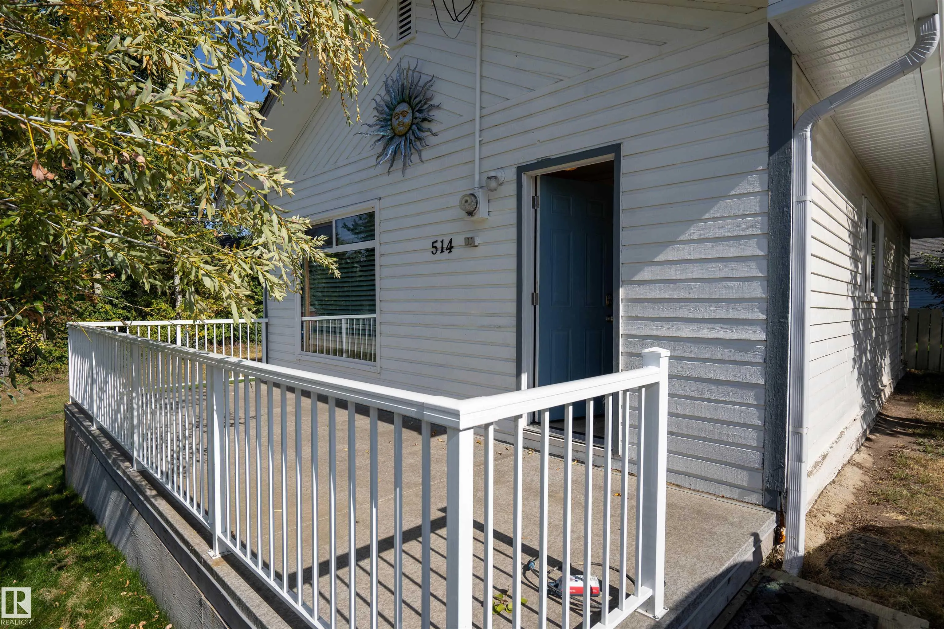 514 & 515 LAKESIDE Drive