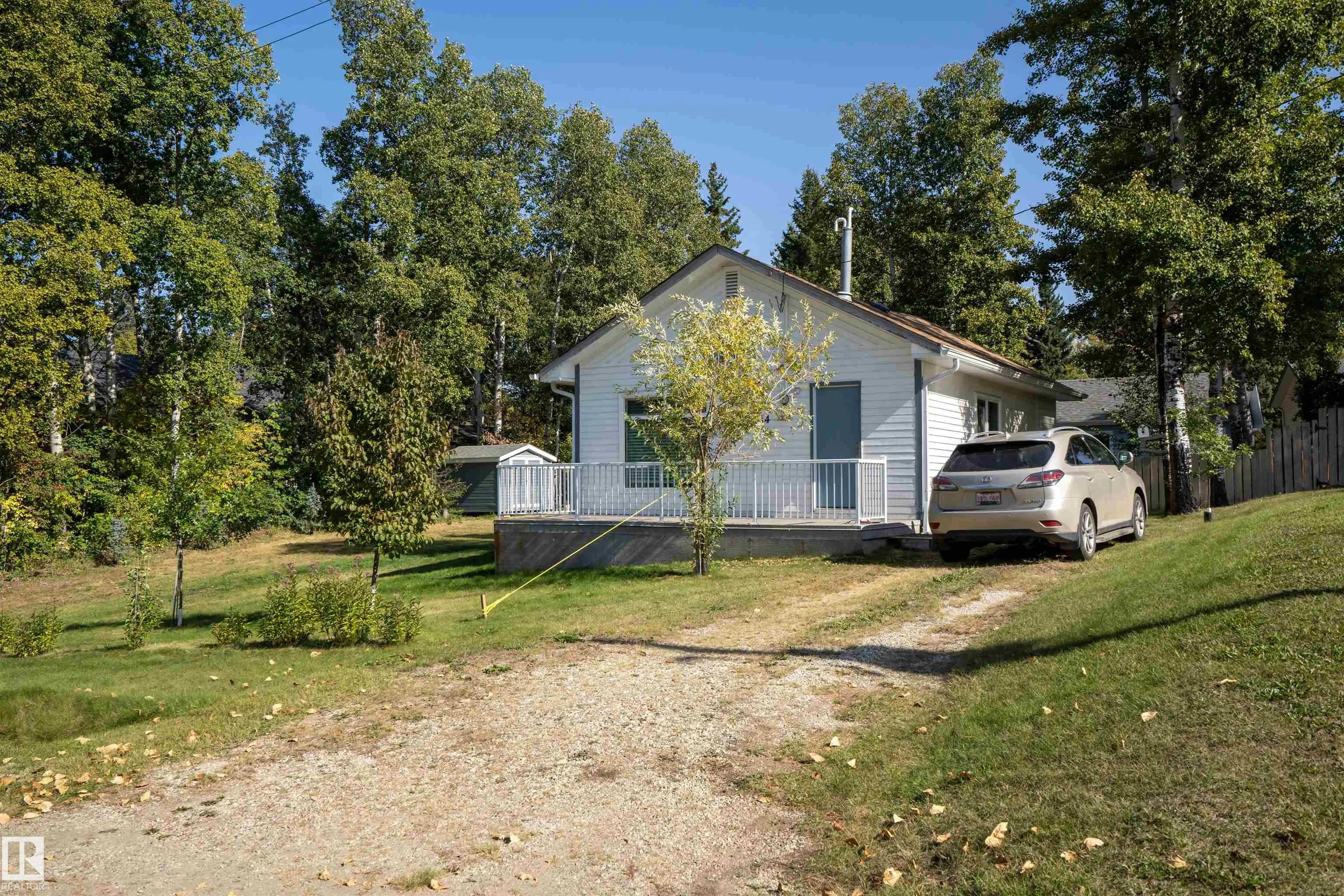 514 & 515 LAKESIDE Drive