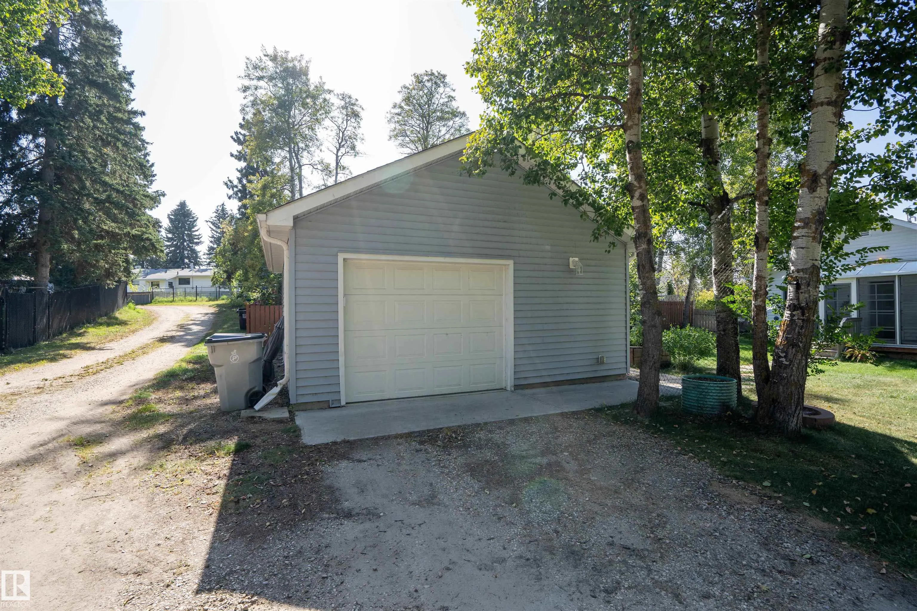 514 & 515 LAKESIDE Drive