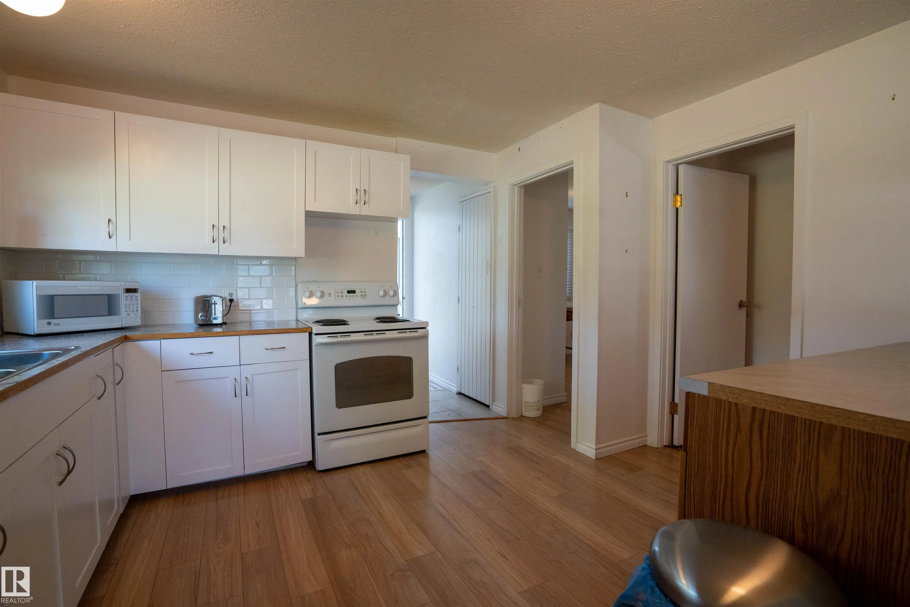 514 & 515 LAKESIDE Drive