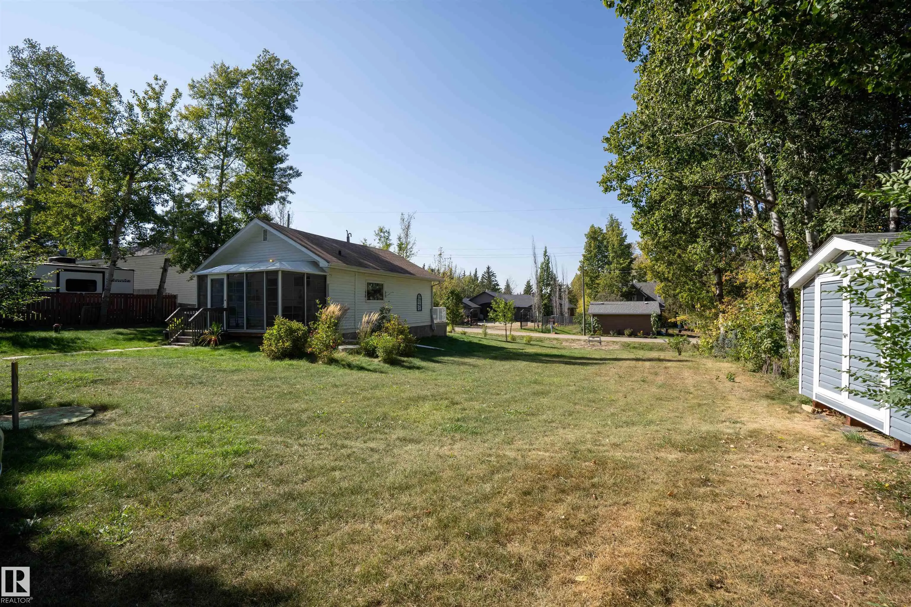514 & 515 LAKESIDE Drive