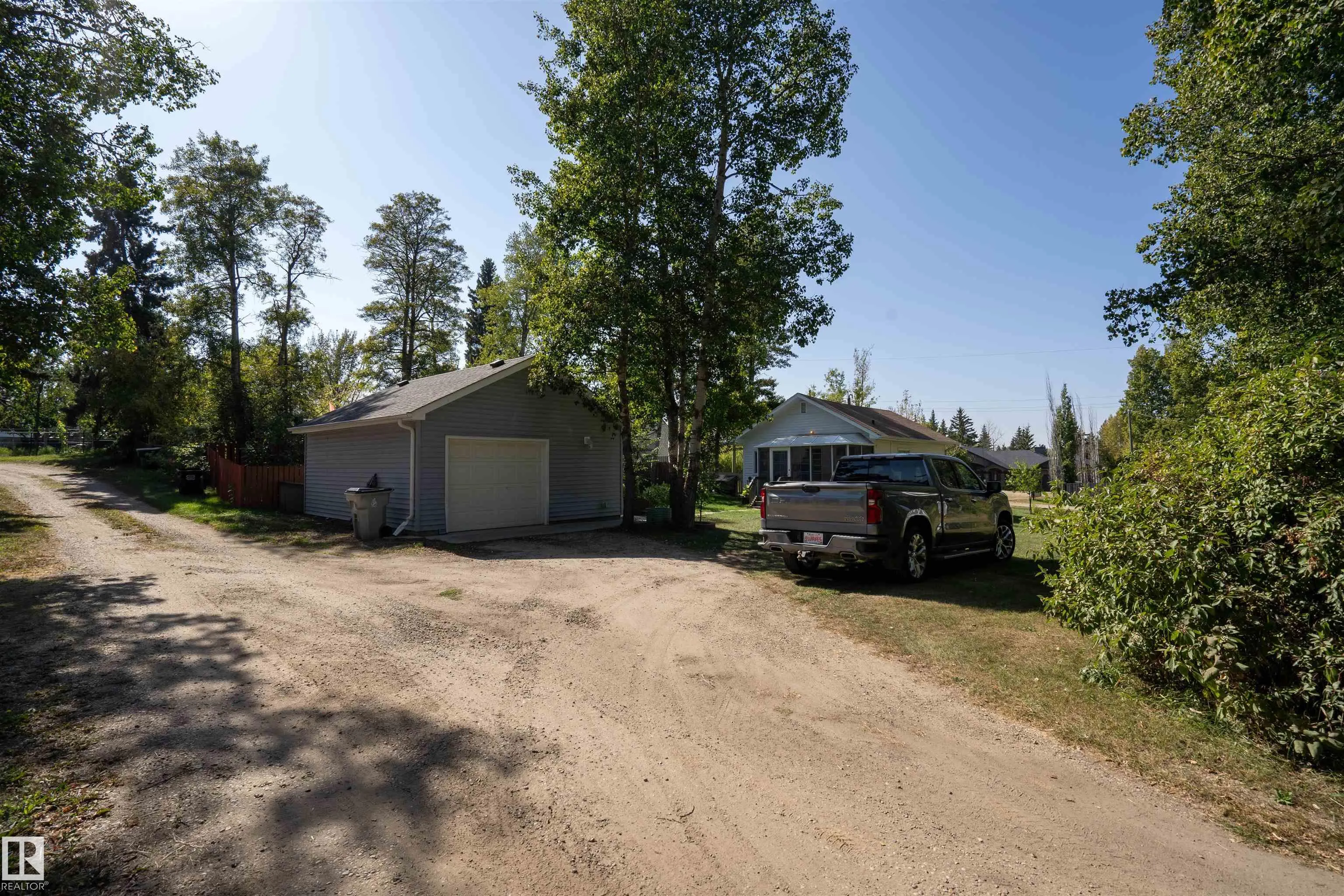 514 & 515 LAKESIDE Drive
