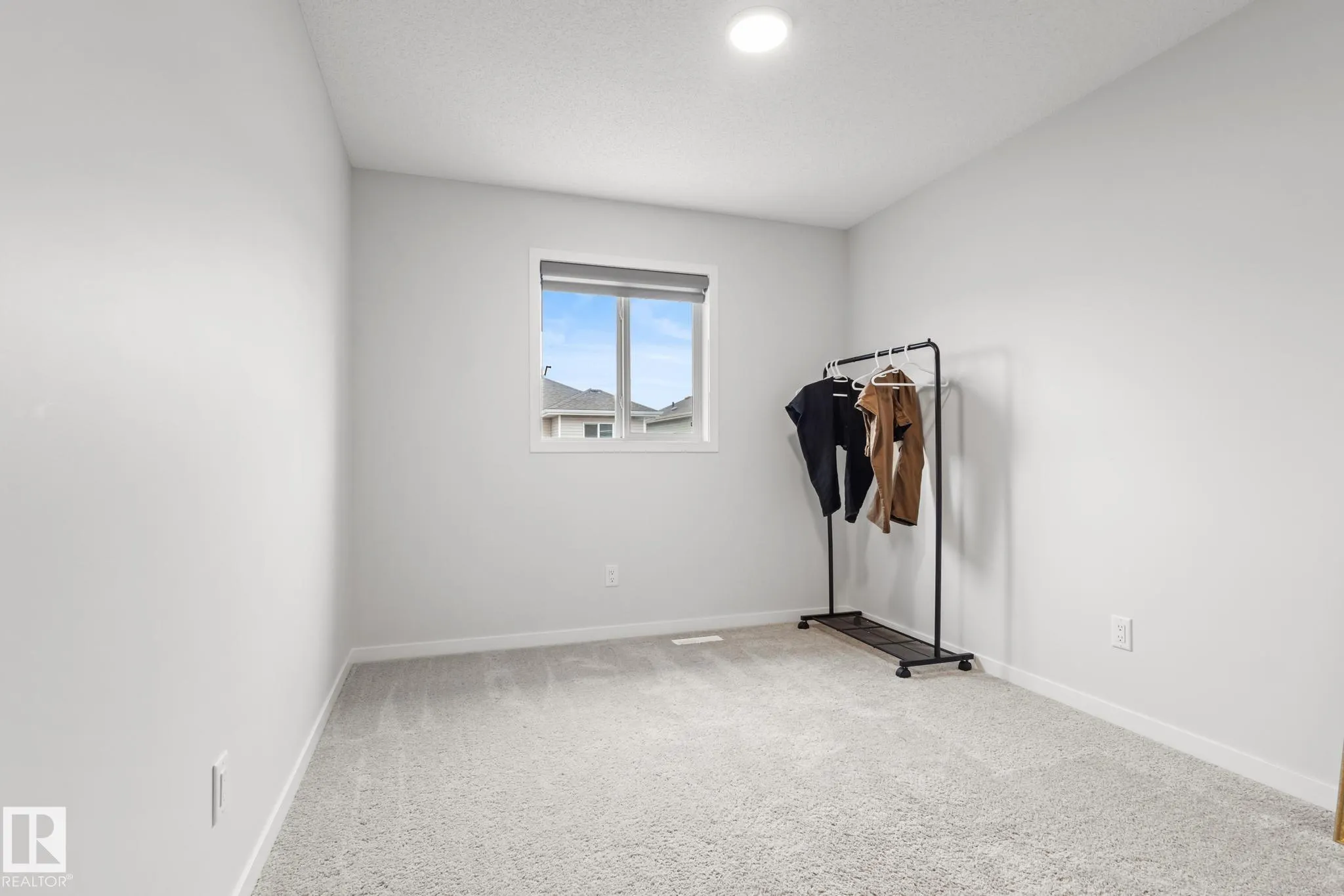 1323 SOUTH CREEK Link