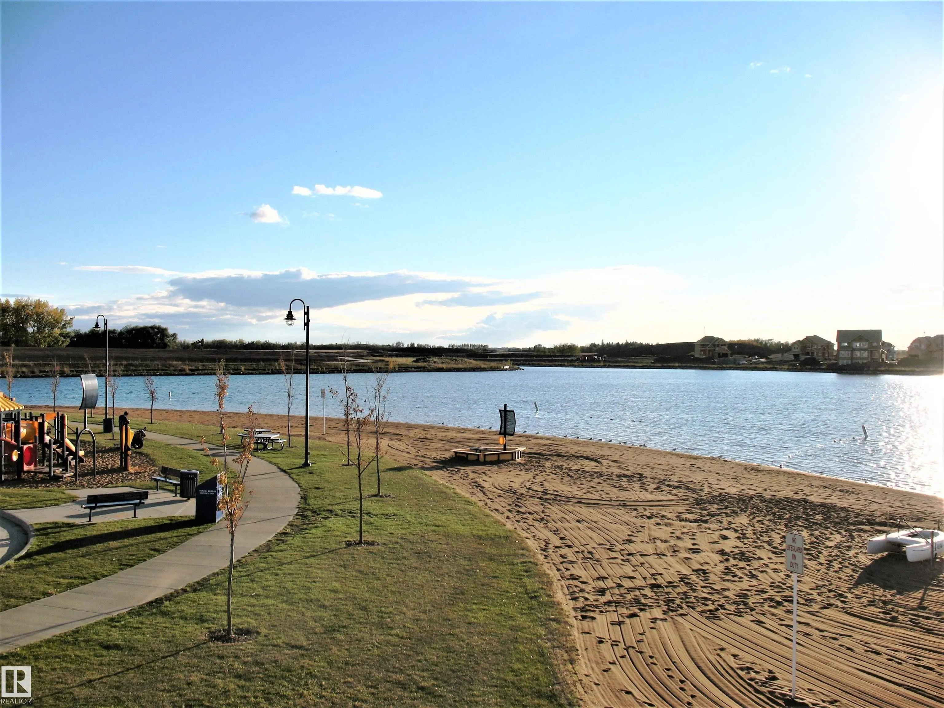8024 SUMMERSIDE GRANDE Boulevard