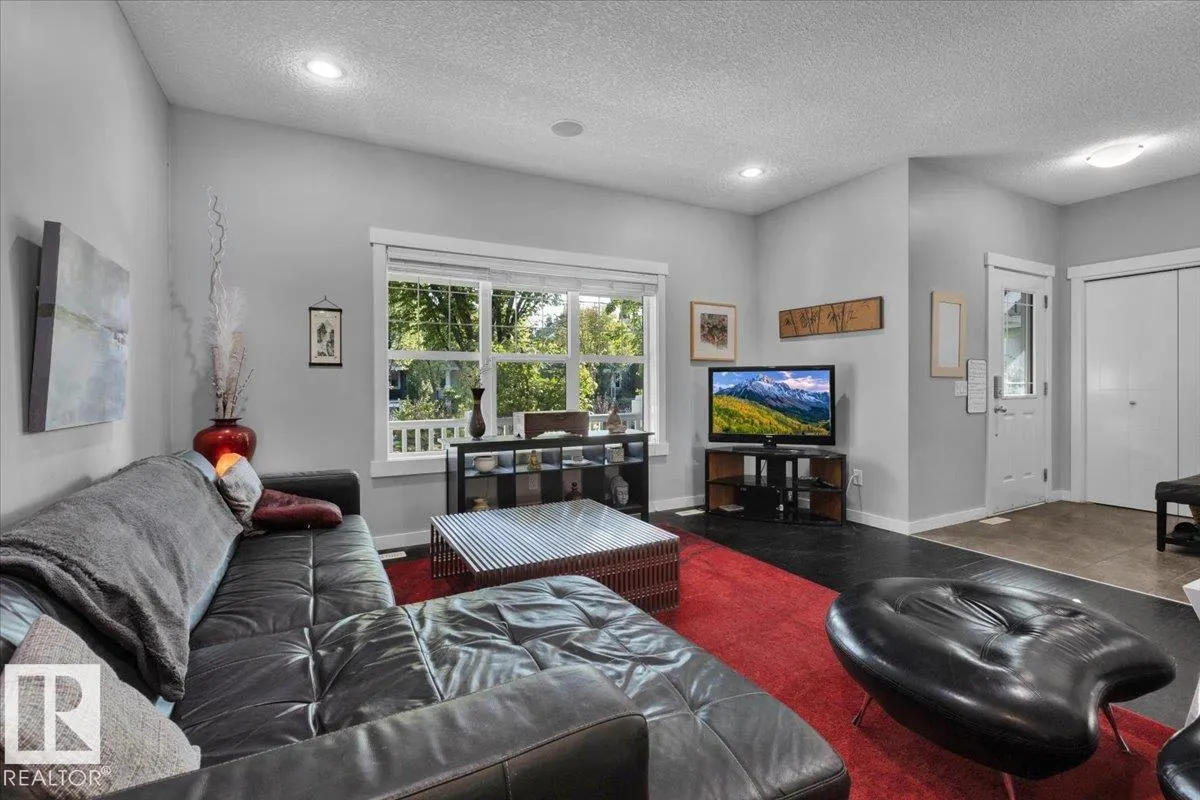 8024 SUMMERSIDE GRANDE Boulevard