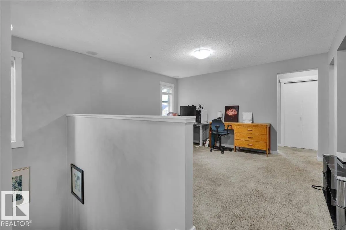 8024 SUMMERSIDE GRANDE Boulevard