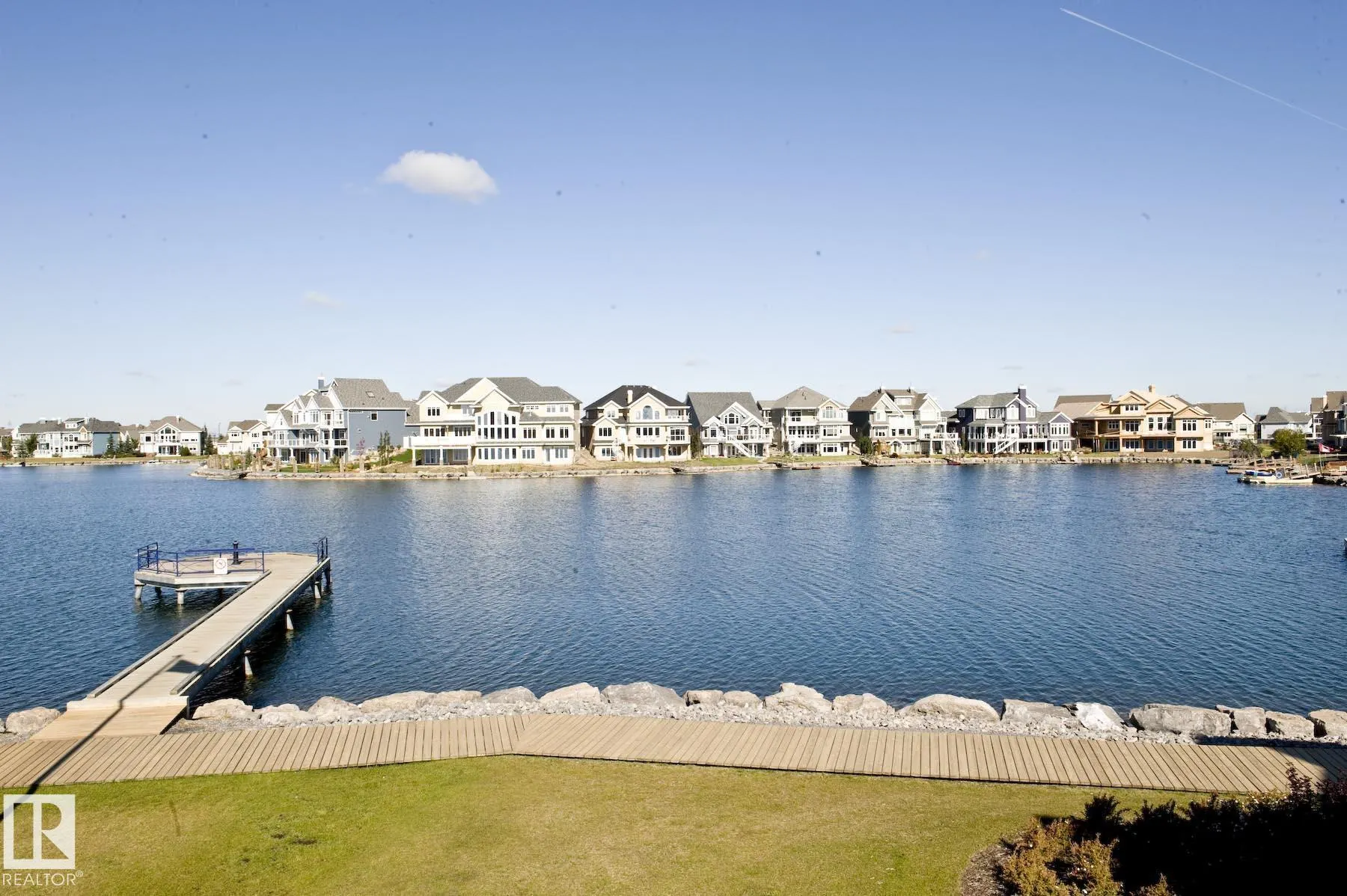 8024 SUMMERSIDE GRANDE Boulevard