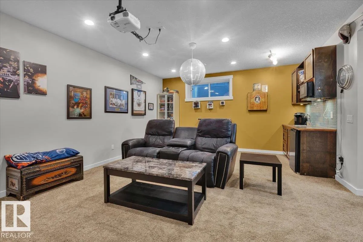 8024 SUMMERSIDE GRANDE Boulevard