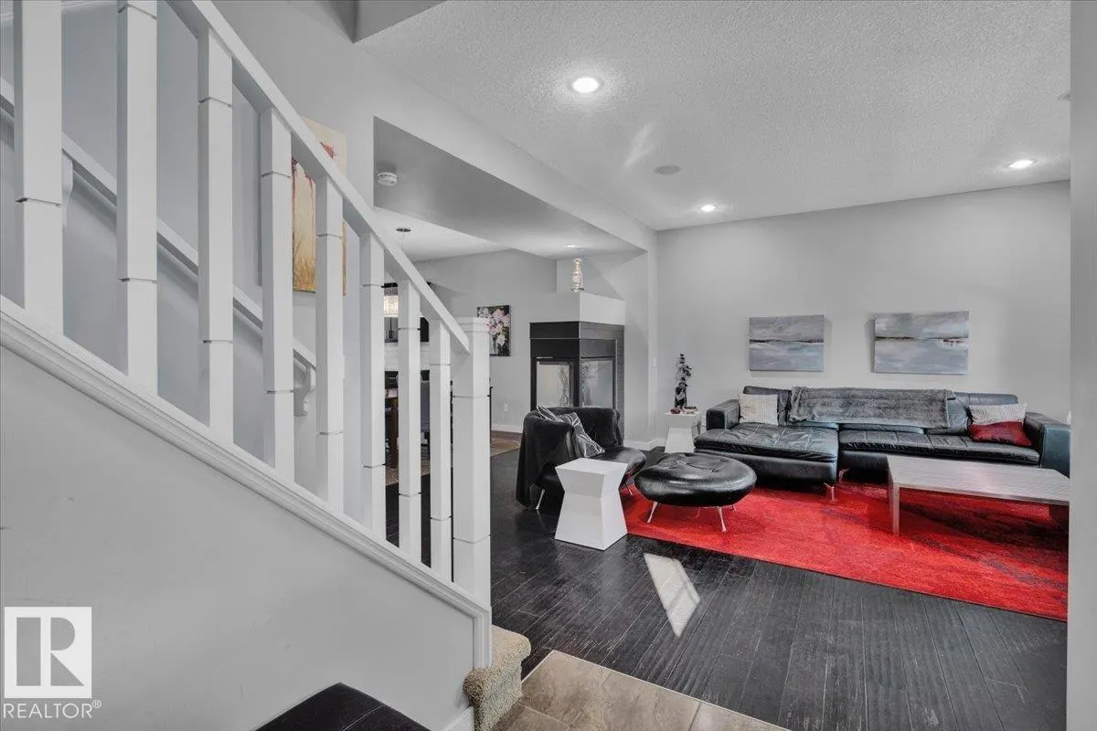 8024 SUMMERSIDE GRANDE Boulevard
