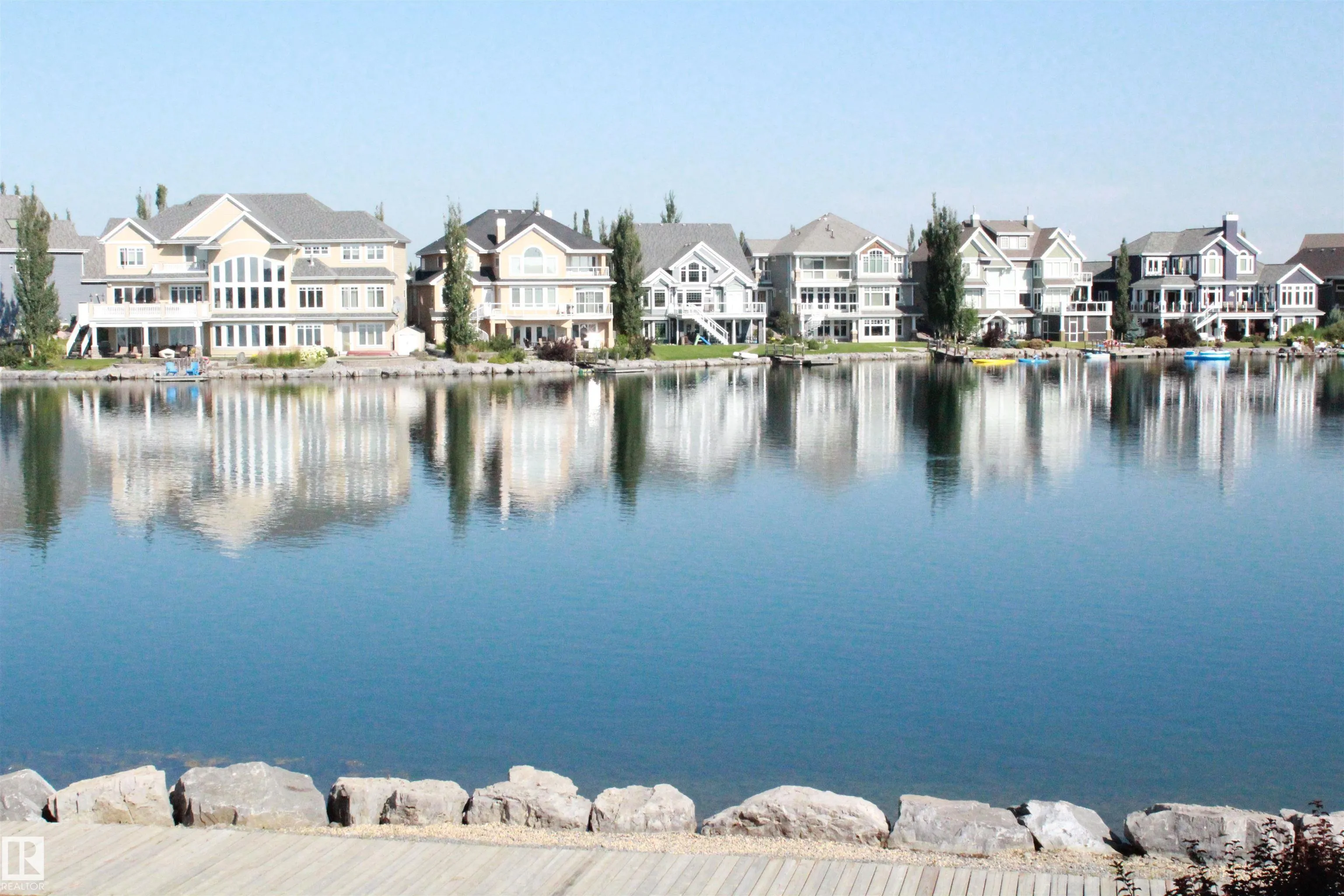 8024 SUMMERSIDE GRANDE Boulevard