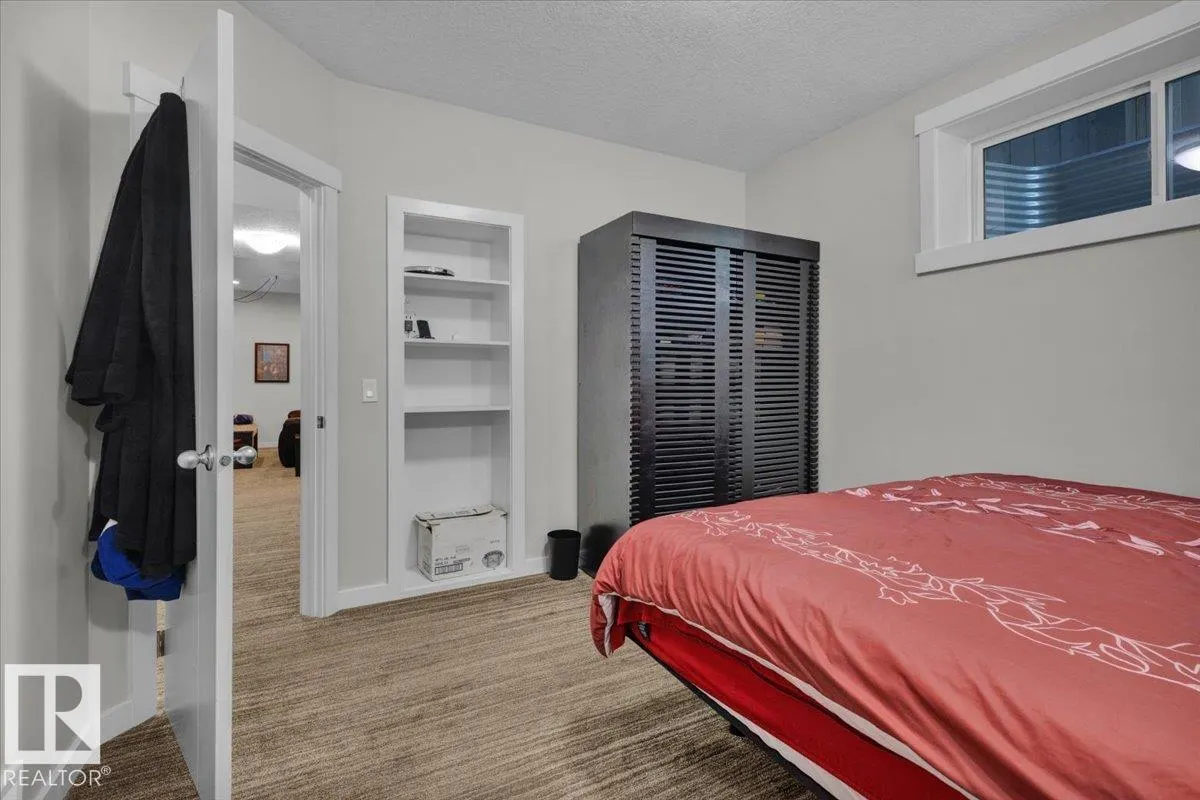 8024 SUMMERSIDE GRANDE Boulevard