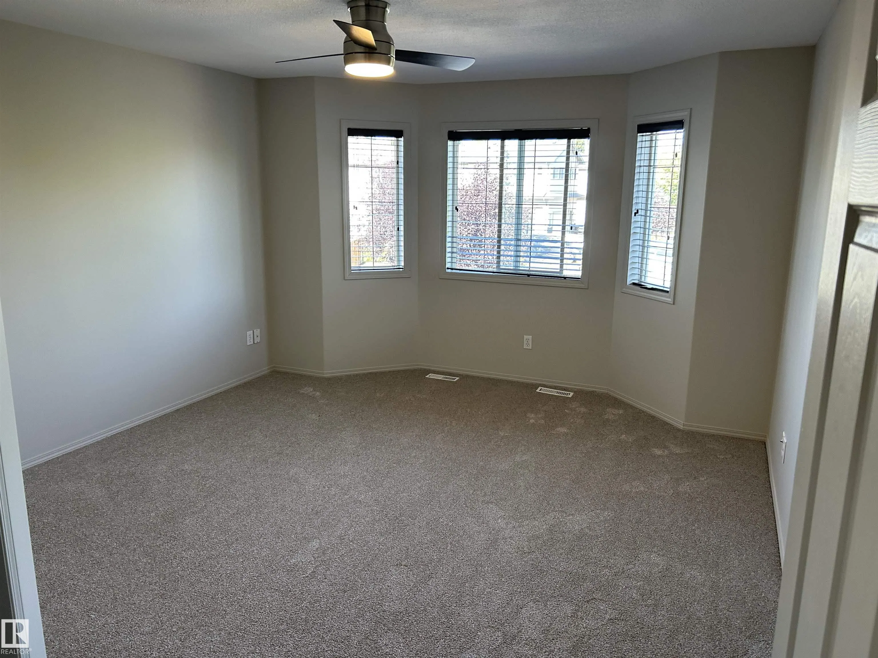 874 HIGHWOOD Boulevard