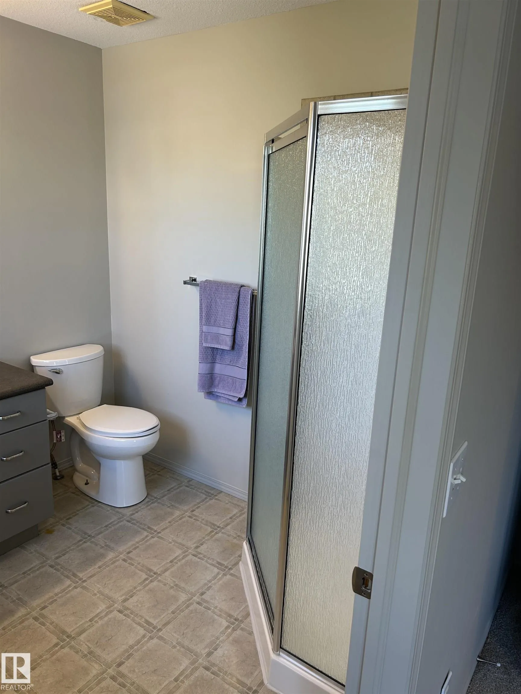 874 HIGHWOOD Boulevard