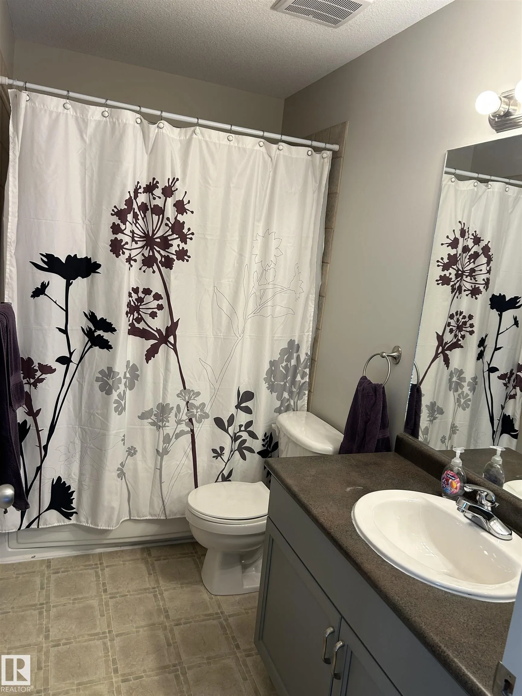 874 HIGHWOOD Boulevard