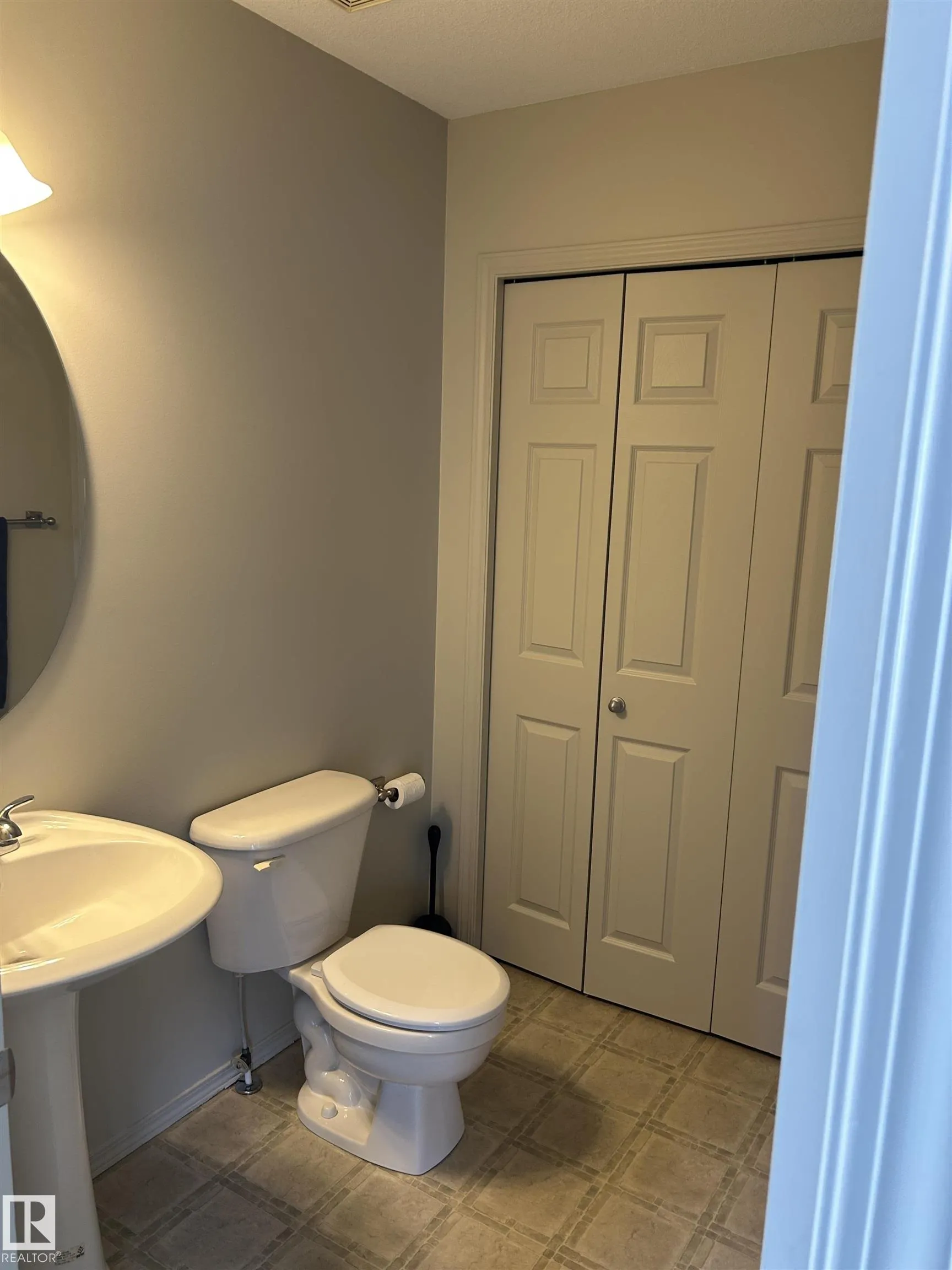 874 HIGHWOOD Boulevard